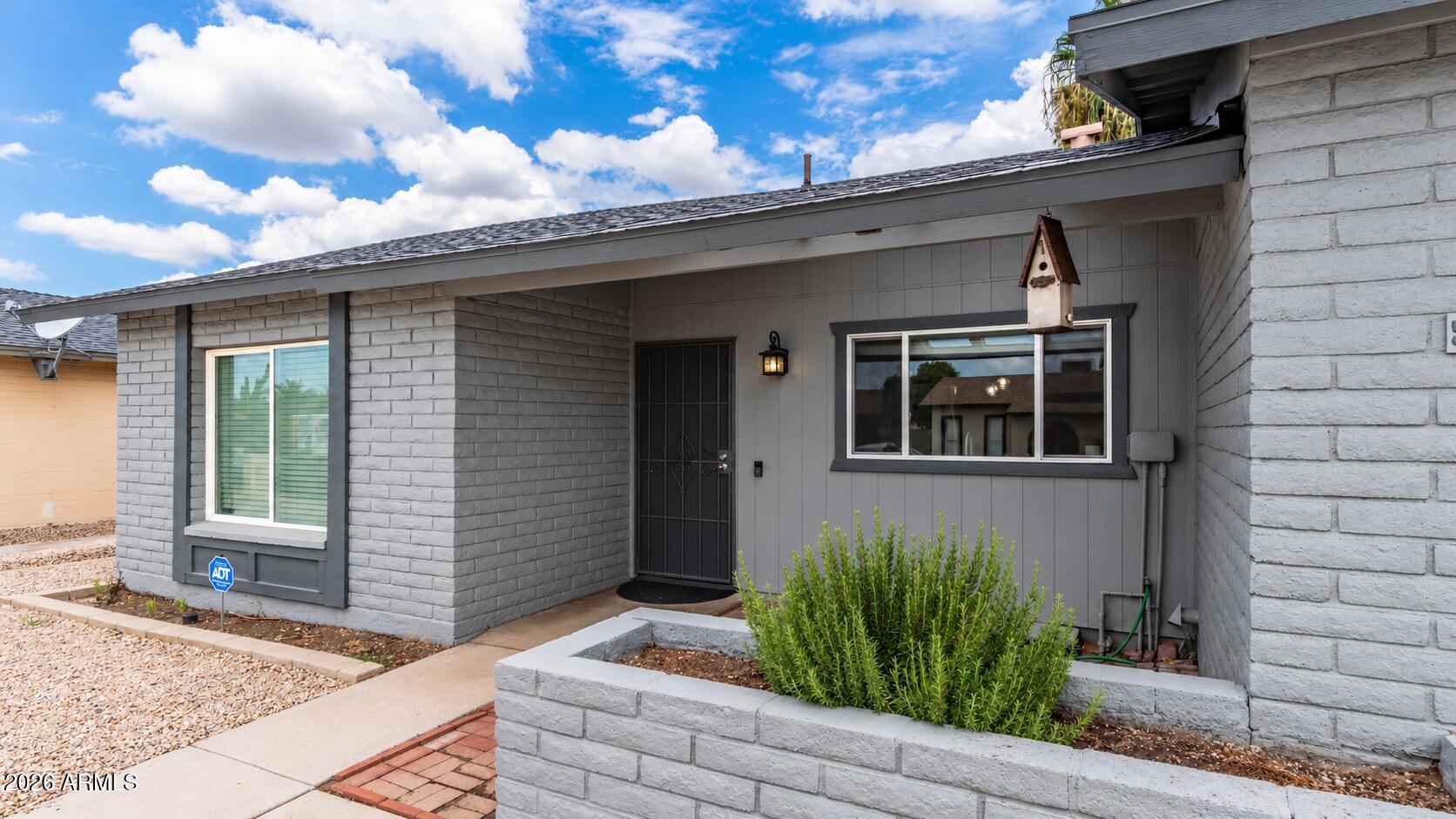 5232 W ONYX Avenue
