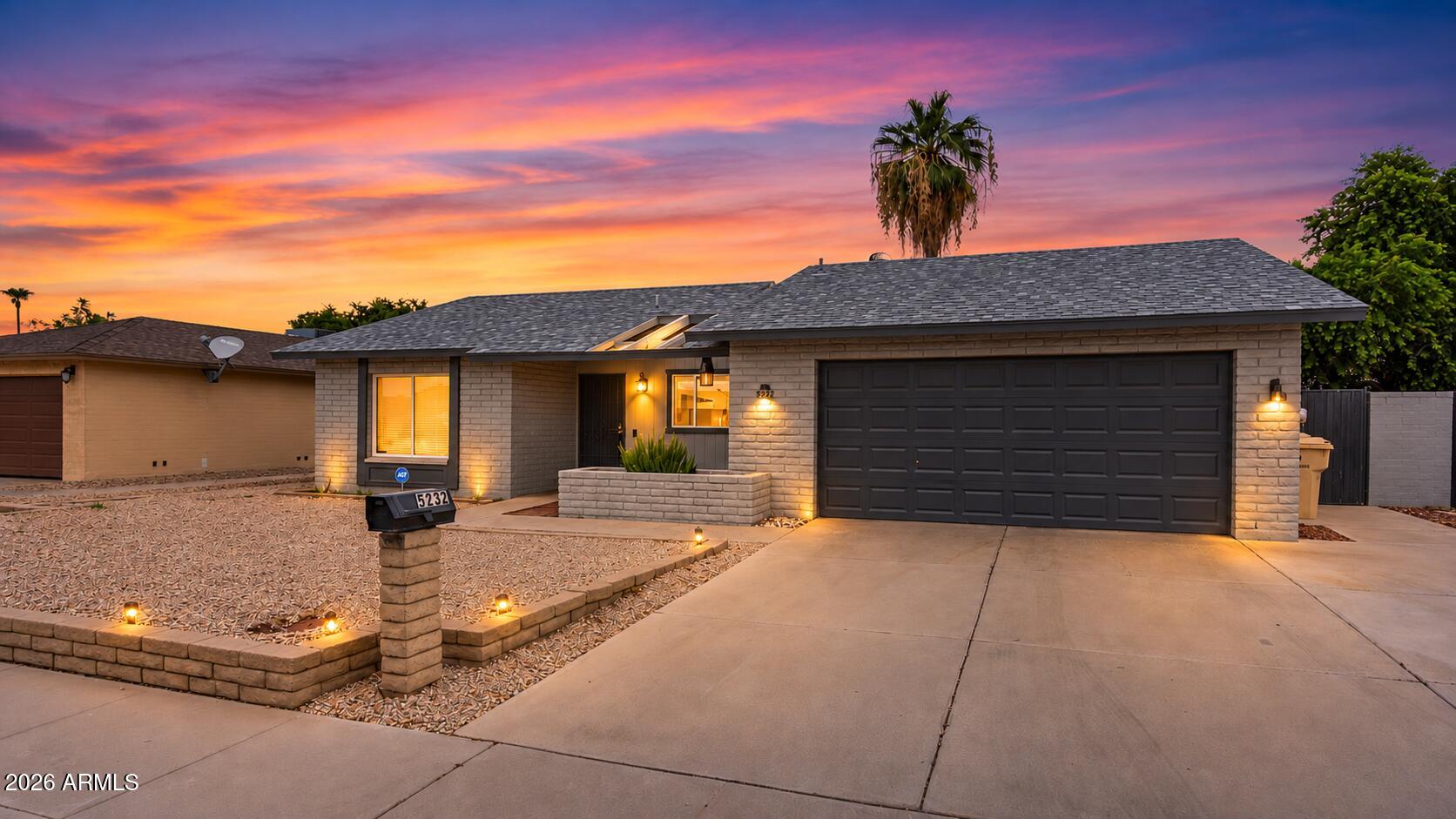 5232 W ONYX Avenue