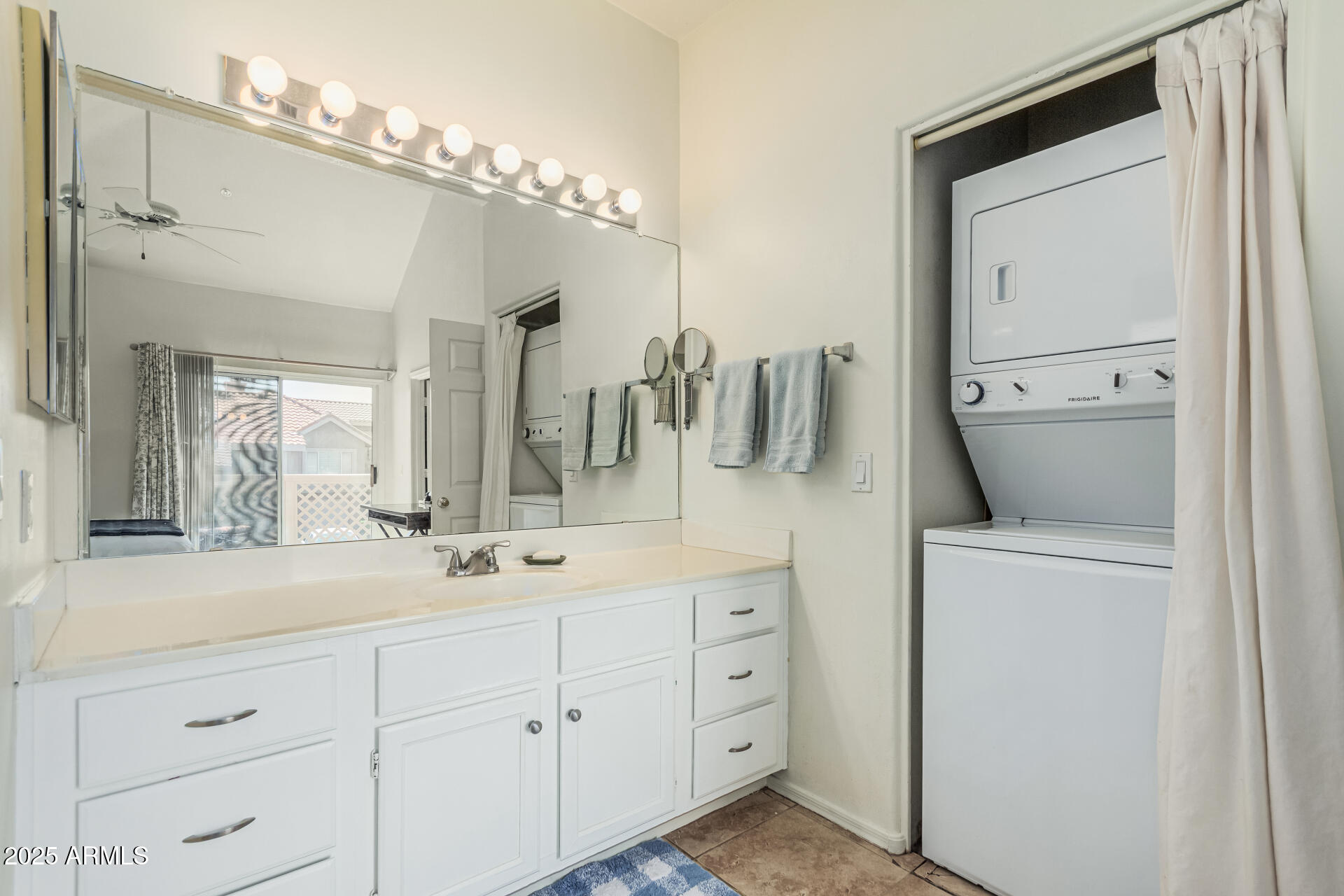 BEACH CLUB VILLAGE AT VAL VISTA LAKES UNIT 1-198 - Residential