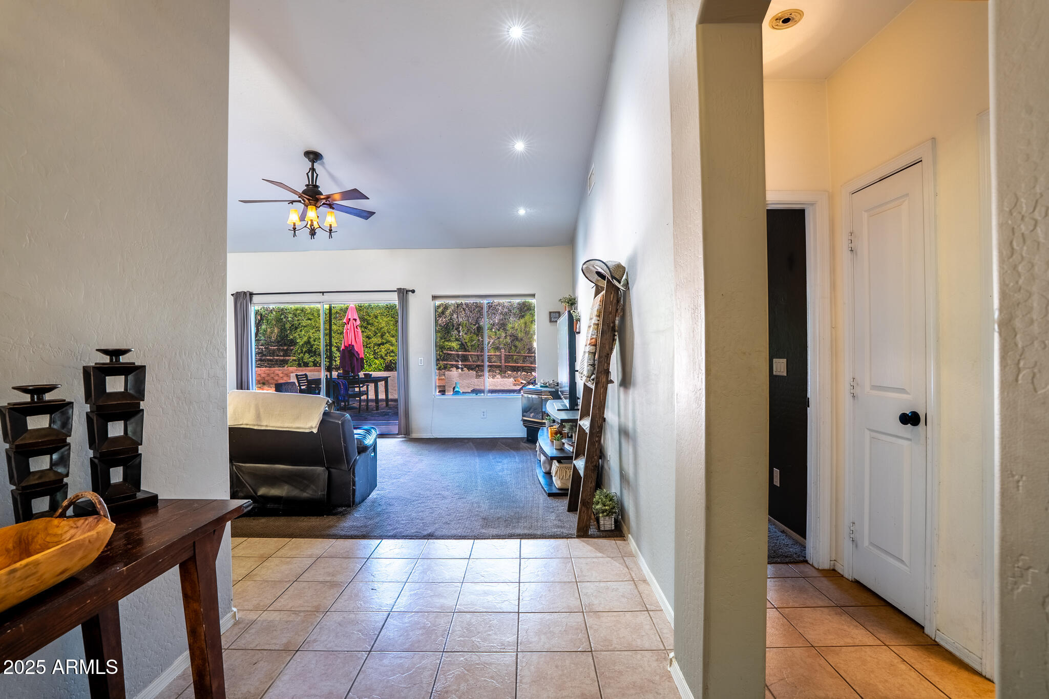 1850 W WAGON WHEEL Road