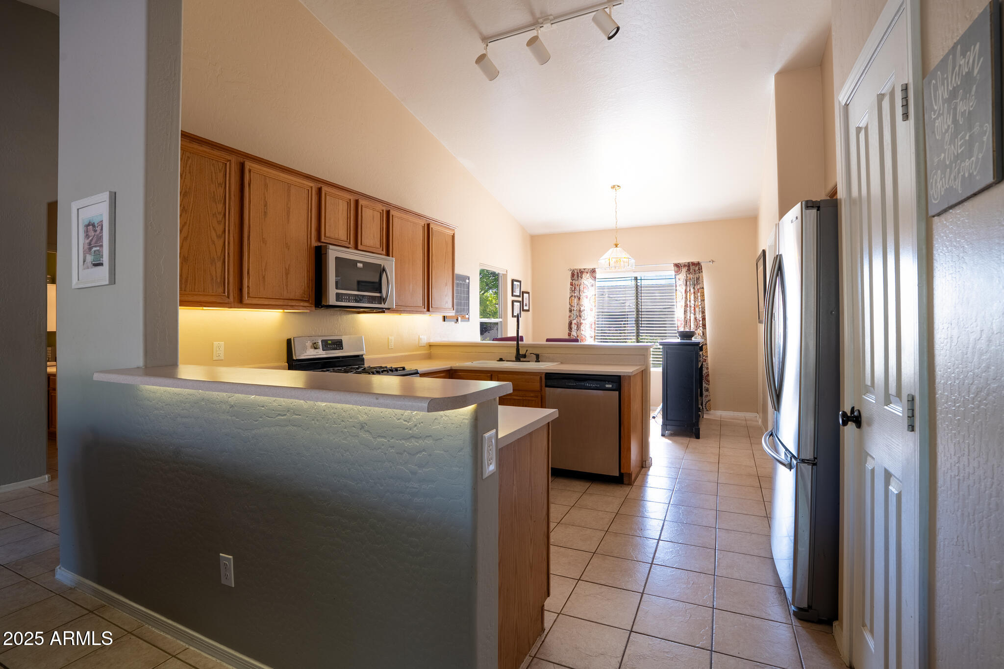 1850 W WAGON WHEEL Road