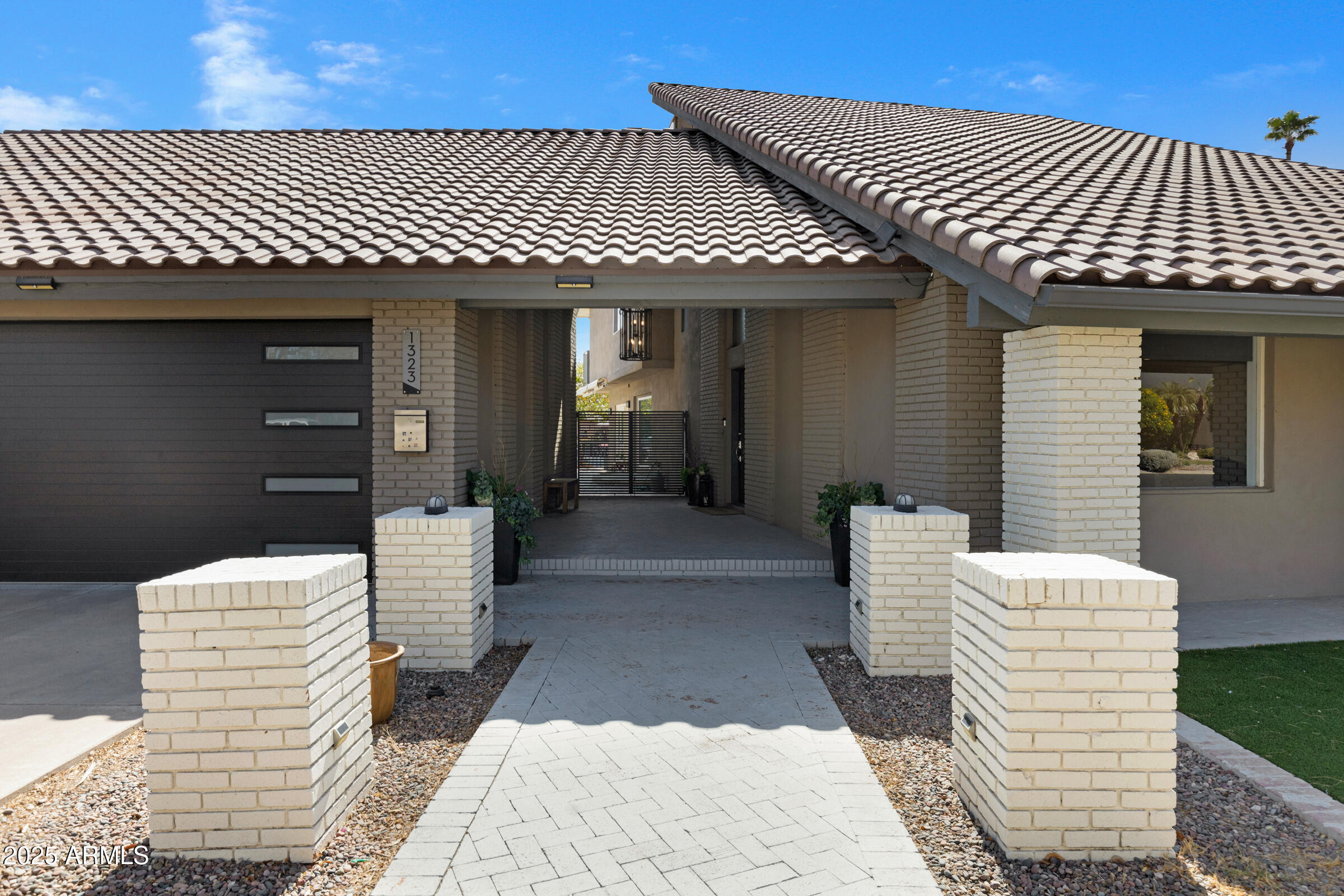 Homes for Sale in Queen Creek Arizona 3 1323 E WHALERS Way