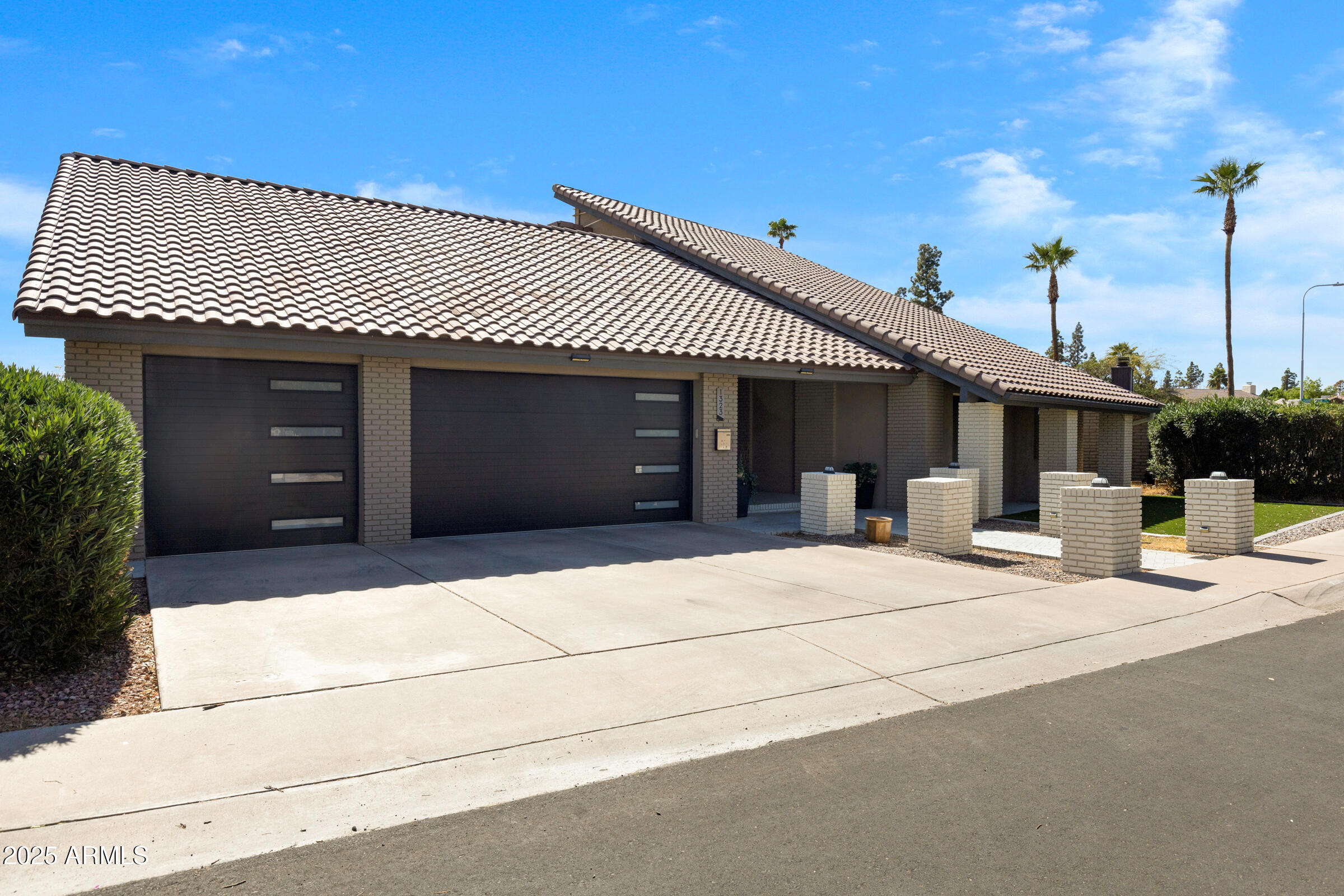 Homes for Sale in Queen Creek Arizona 1 1323 E WHALERS Way