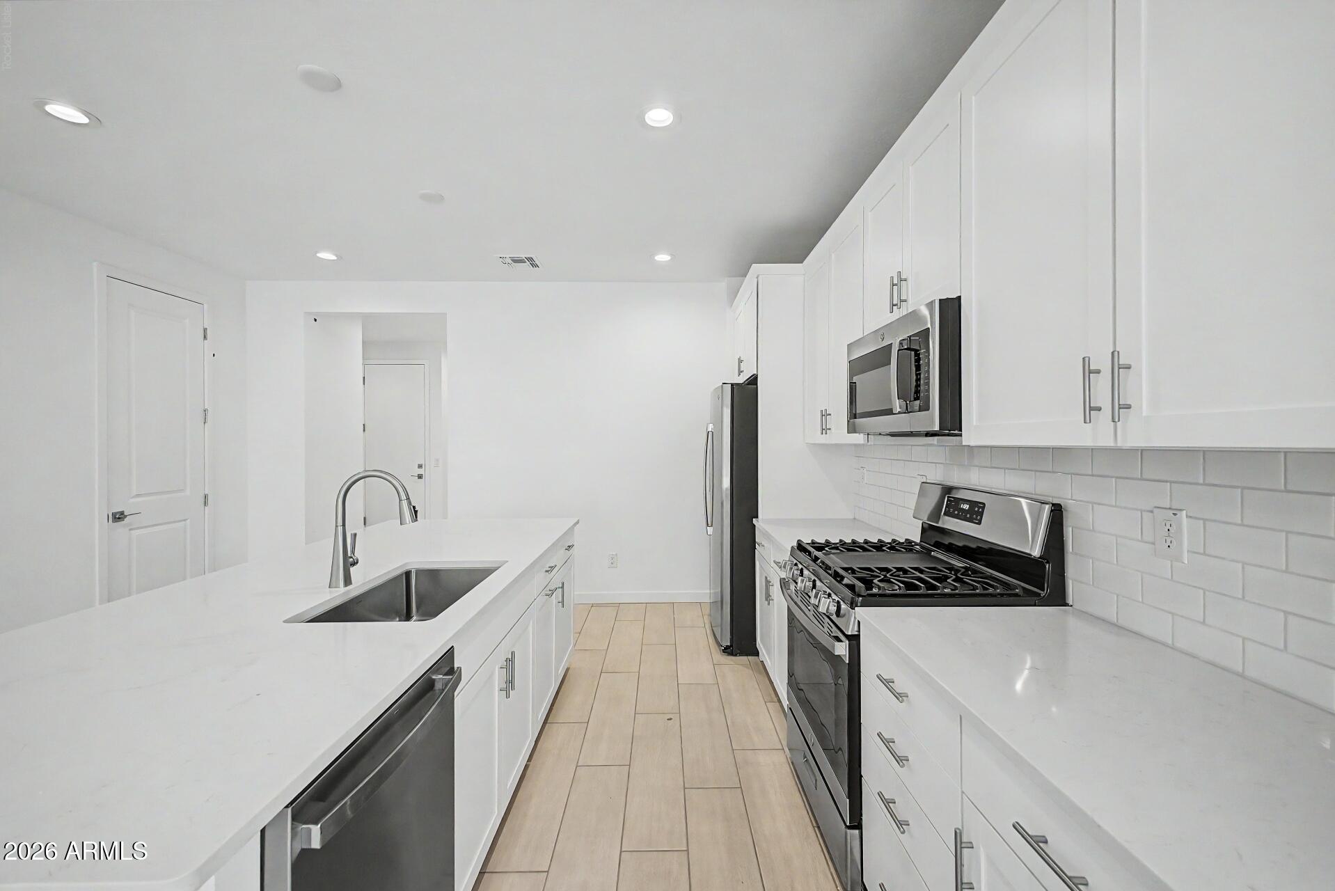 8046 W GRANADA Road