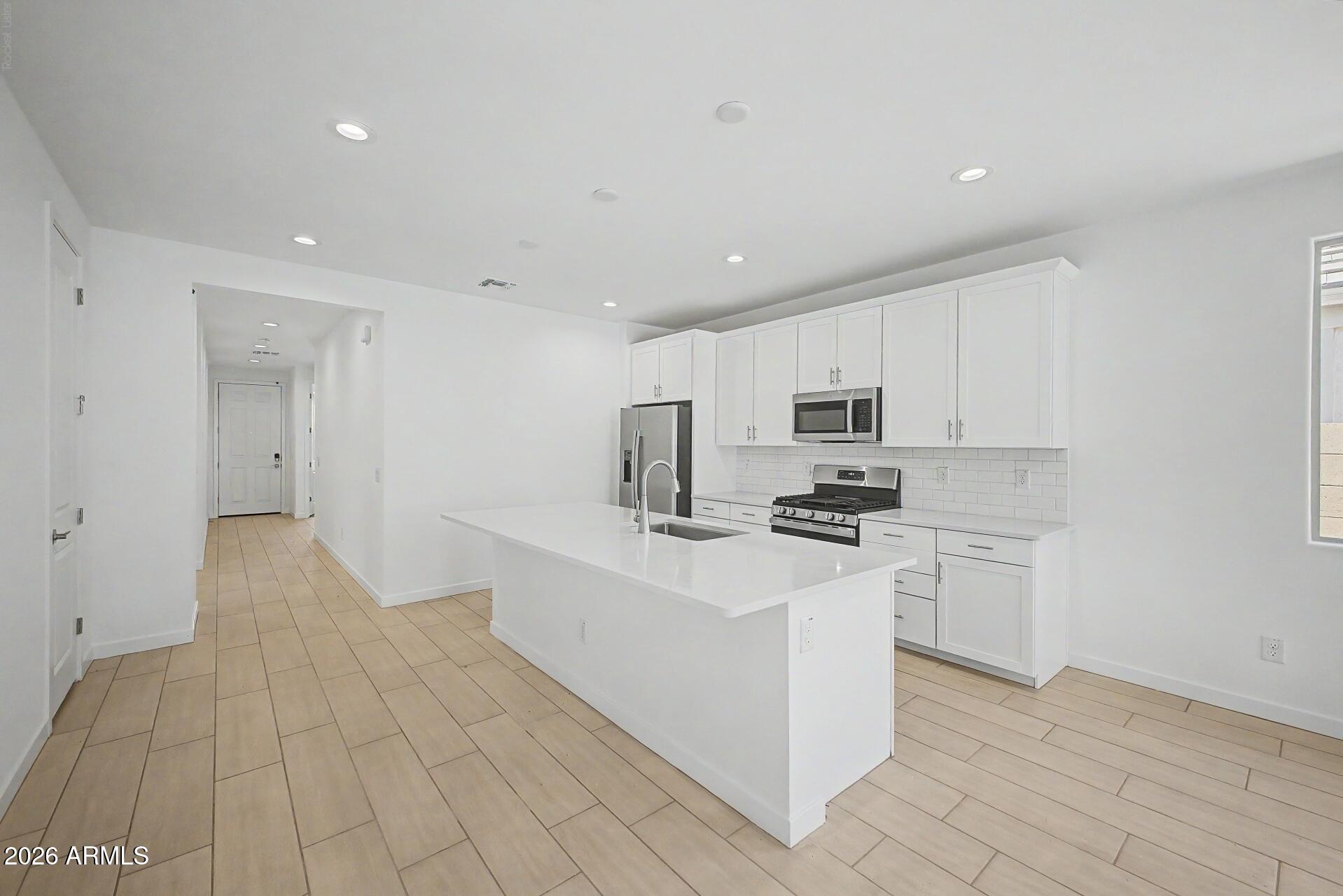 8046 W GRANADA Road
