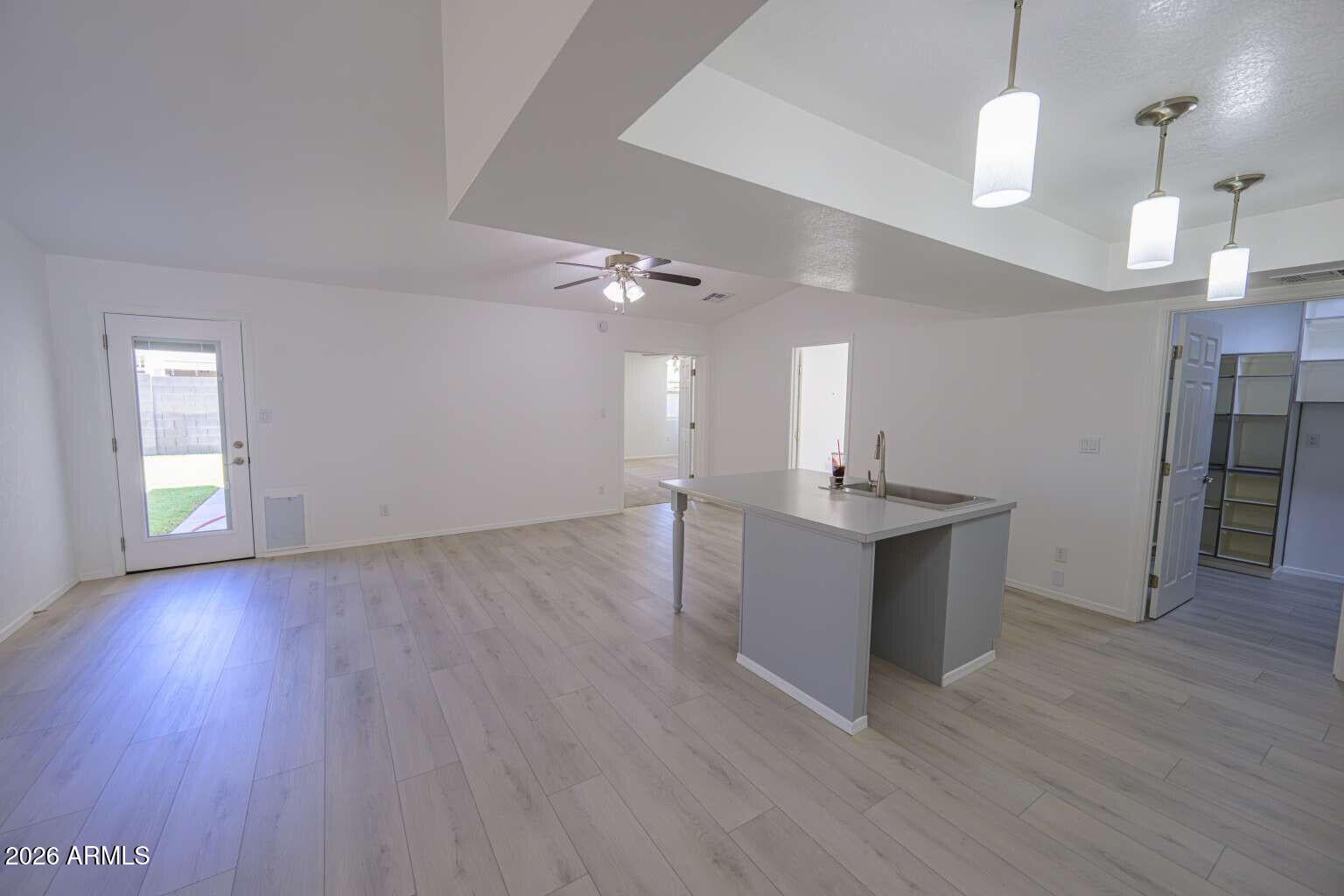 607 W LOS LAGOS VISTA Avenue