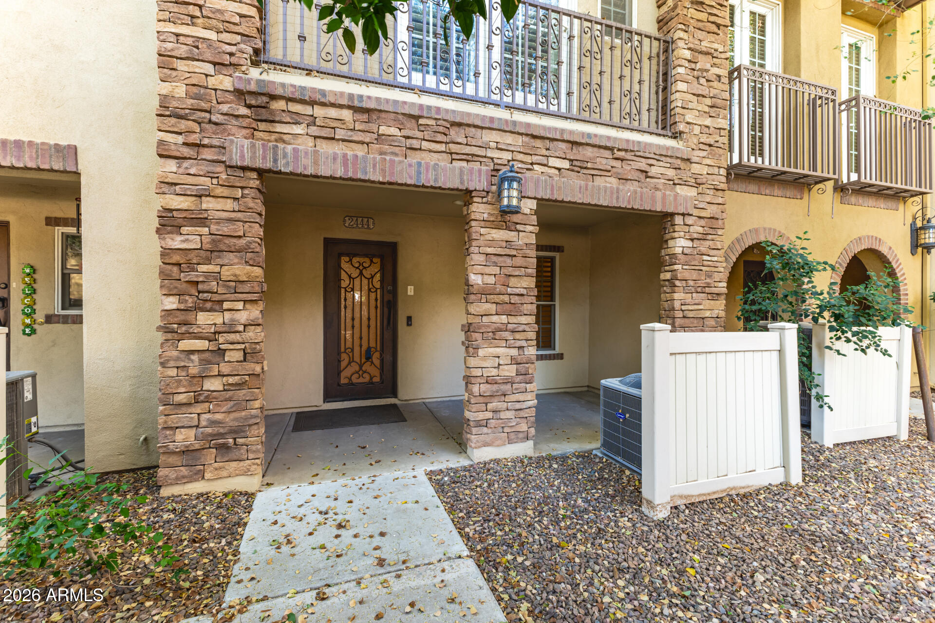 2444 E MONTECITO Avenue