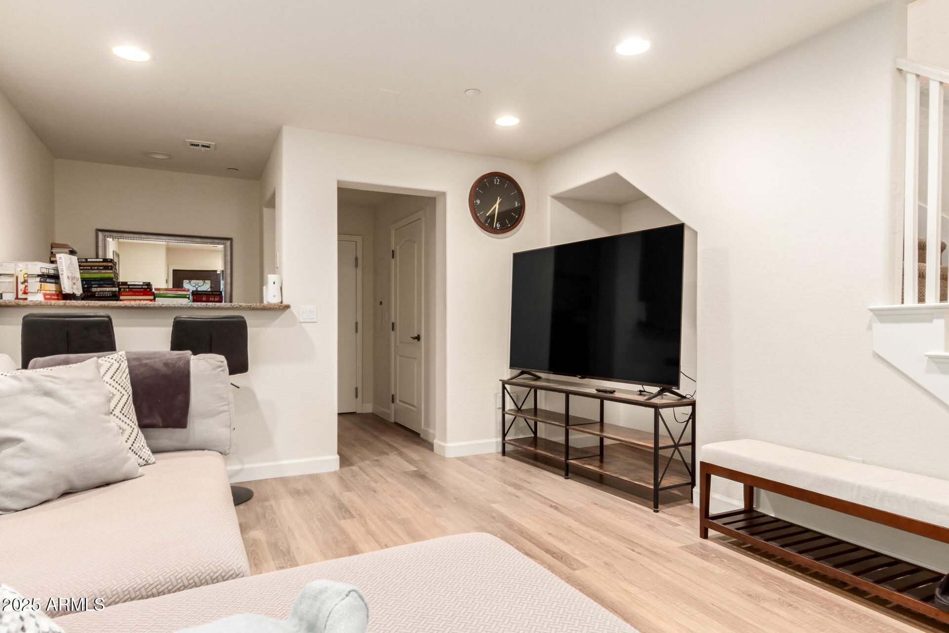 2444 E MONTECITO Avenue