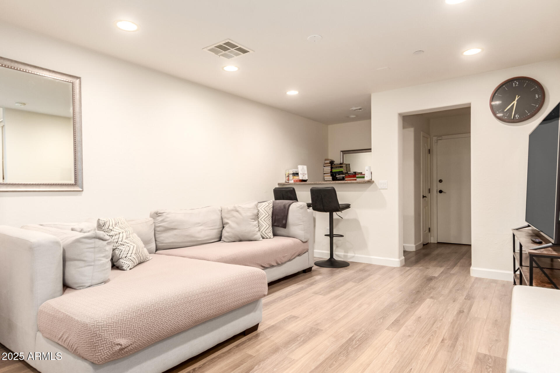 2444 E MONTECITO Avenue