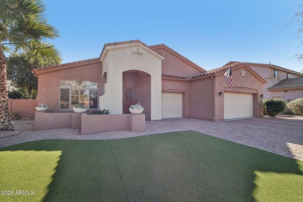 Photo of 1051 W Sierra Madre Avenue, Gilbert, AZ 85233 (MLS # 6970640)