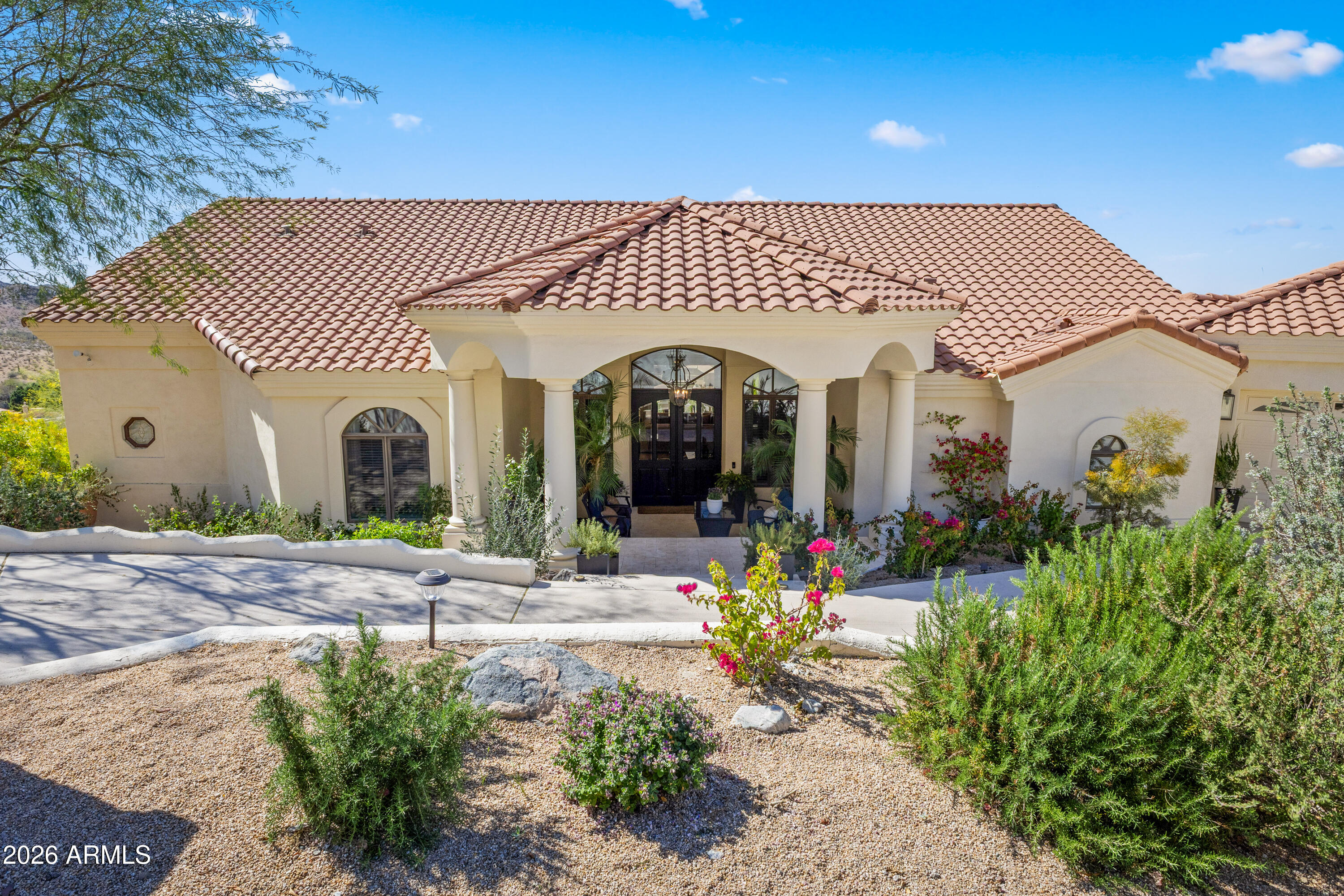 1455 E VICTOR HUGO Avenue