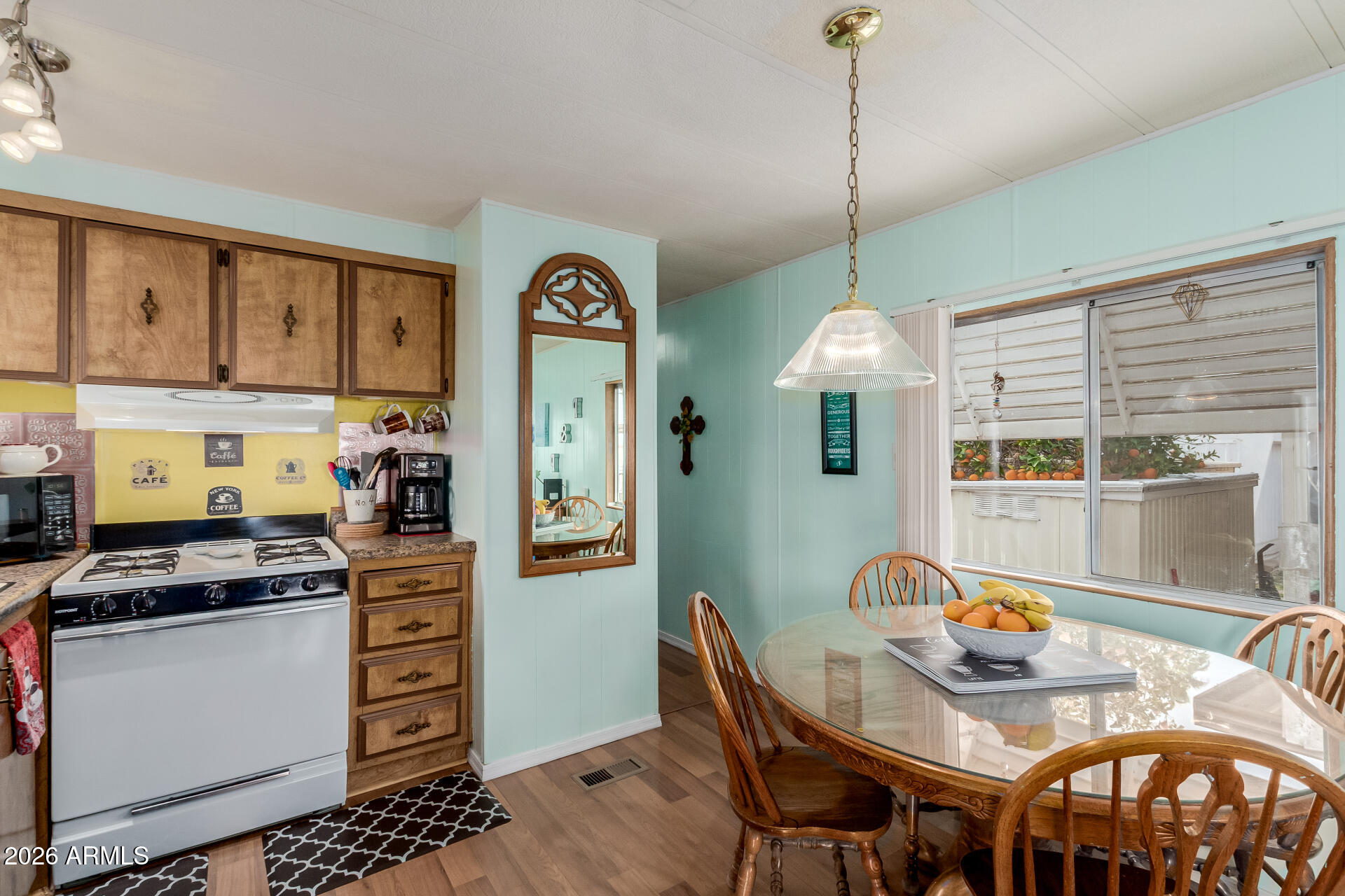 800 W APACHE Trail 77