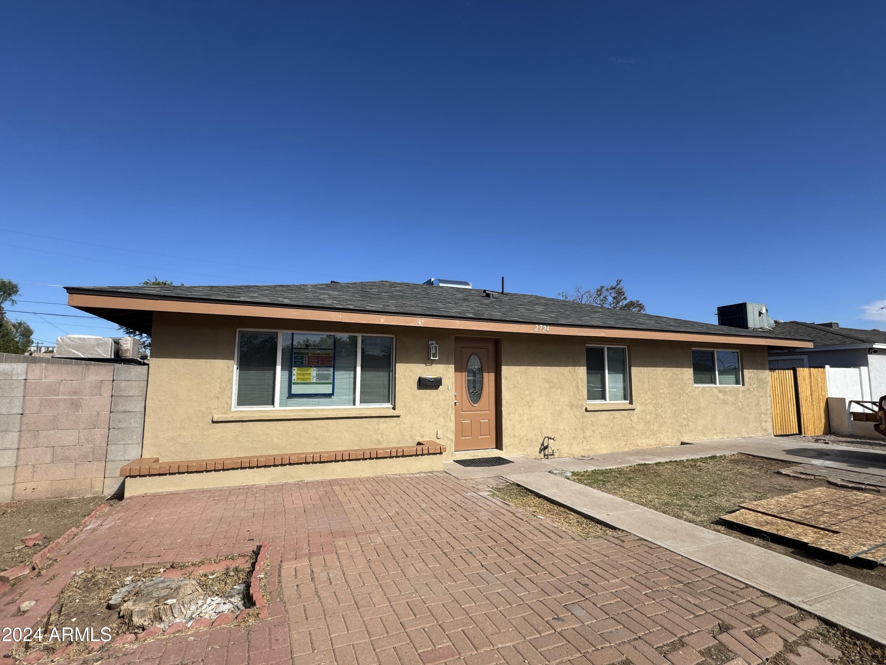 2724 W HIGHLAND Avenue