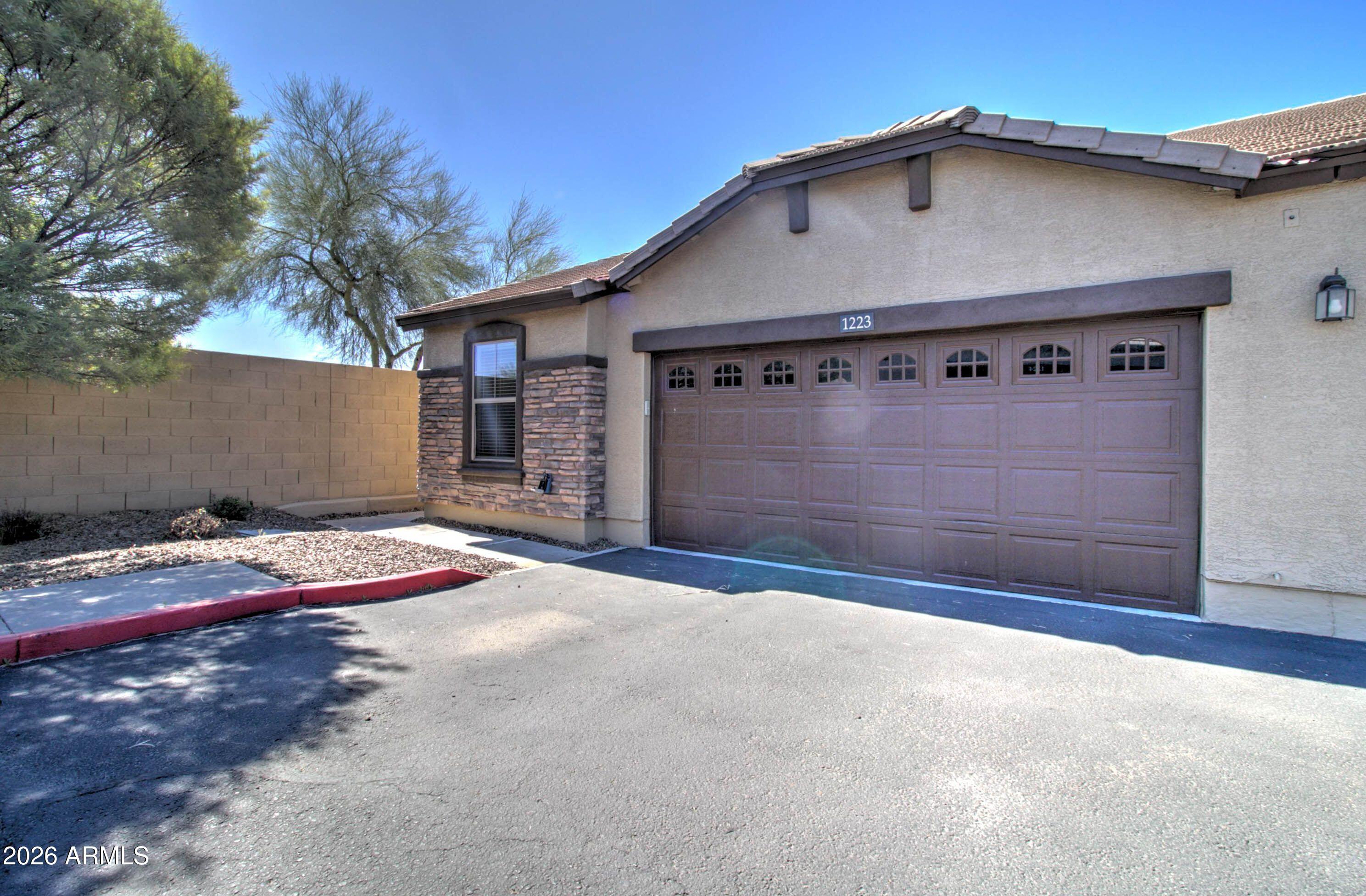 2725 E Mine Creek Road 1223