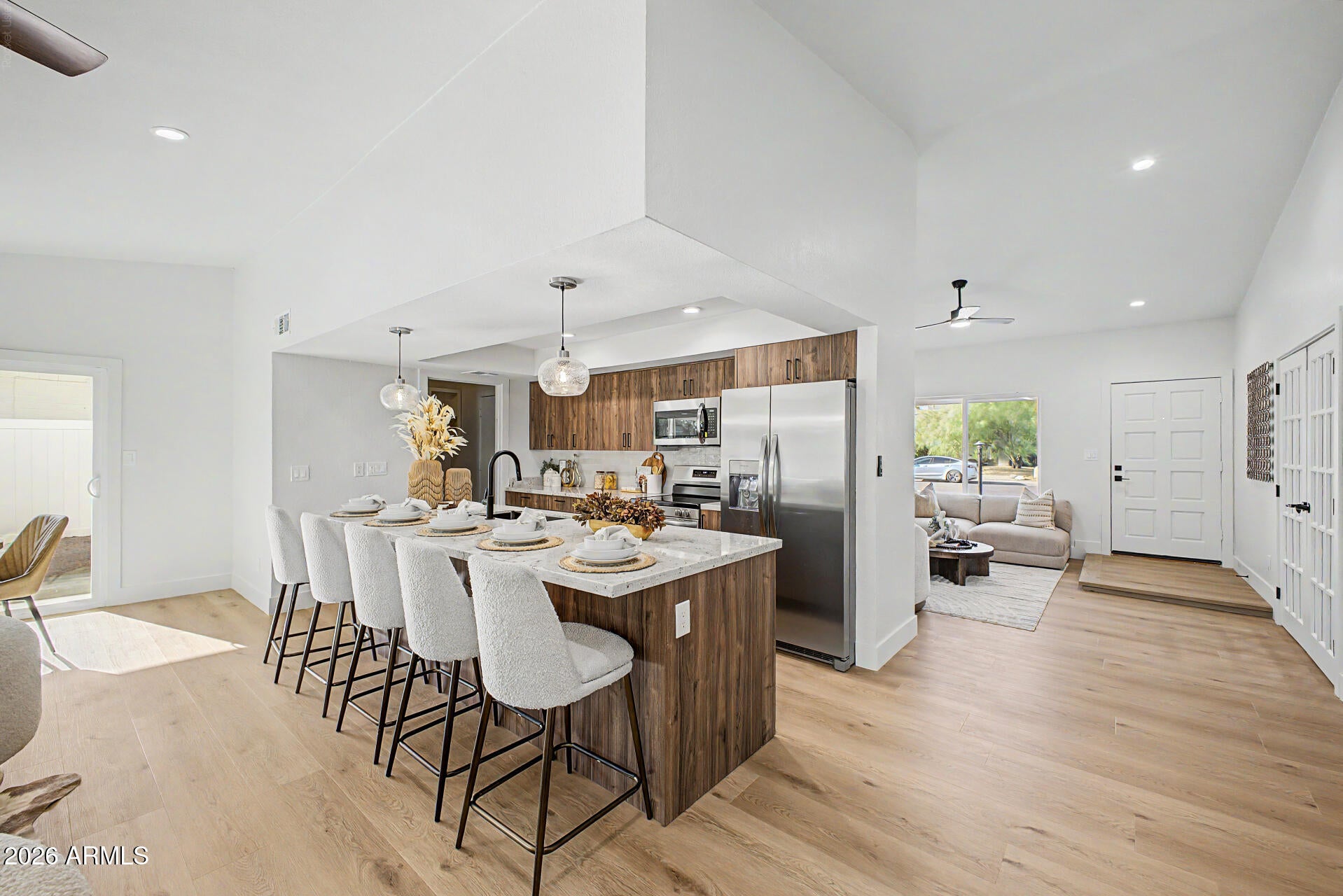 715 W LAGUNA AZUL Avenue