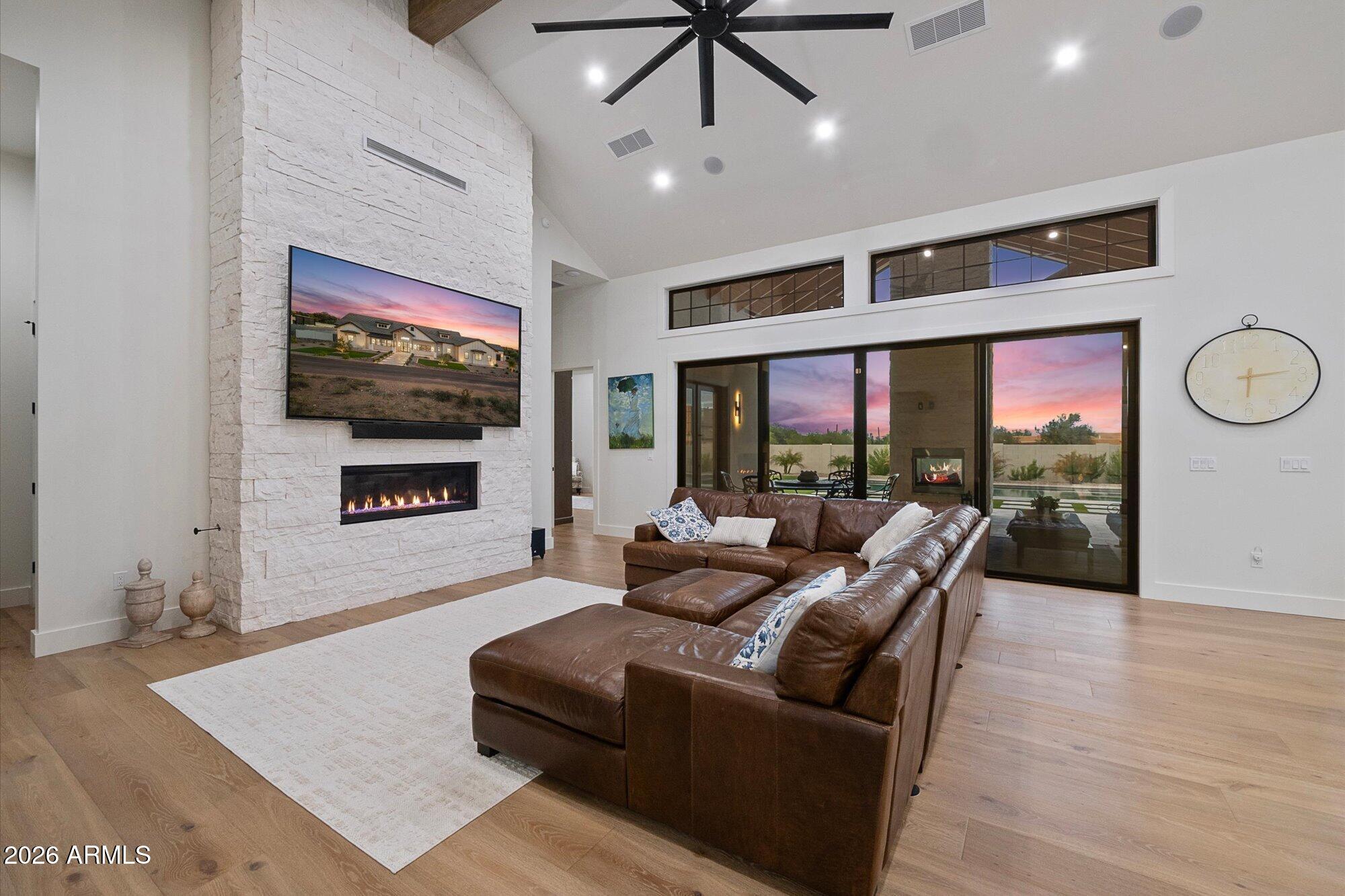 8125 E REDBERRY --