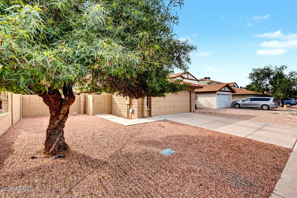 Photo of 2669 W Brooks Street, Chandler, AZ 85224 (MLS # 6974354)