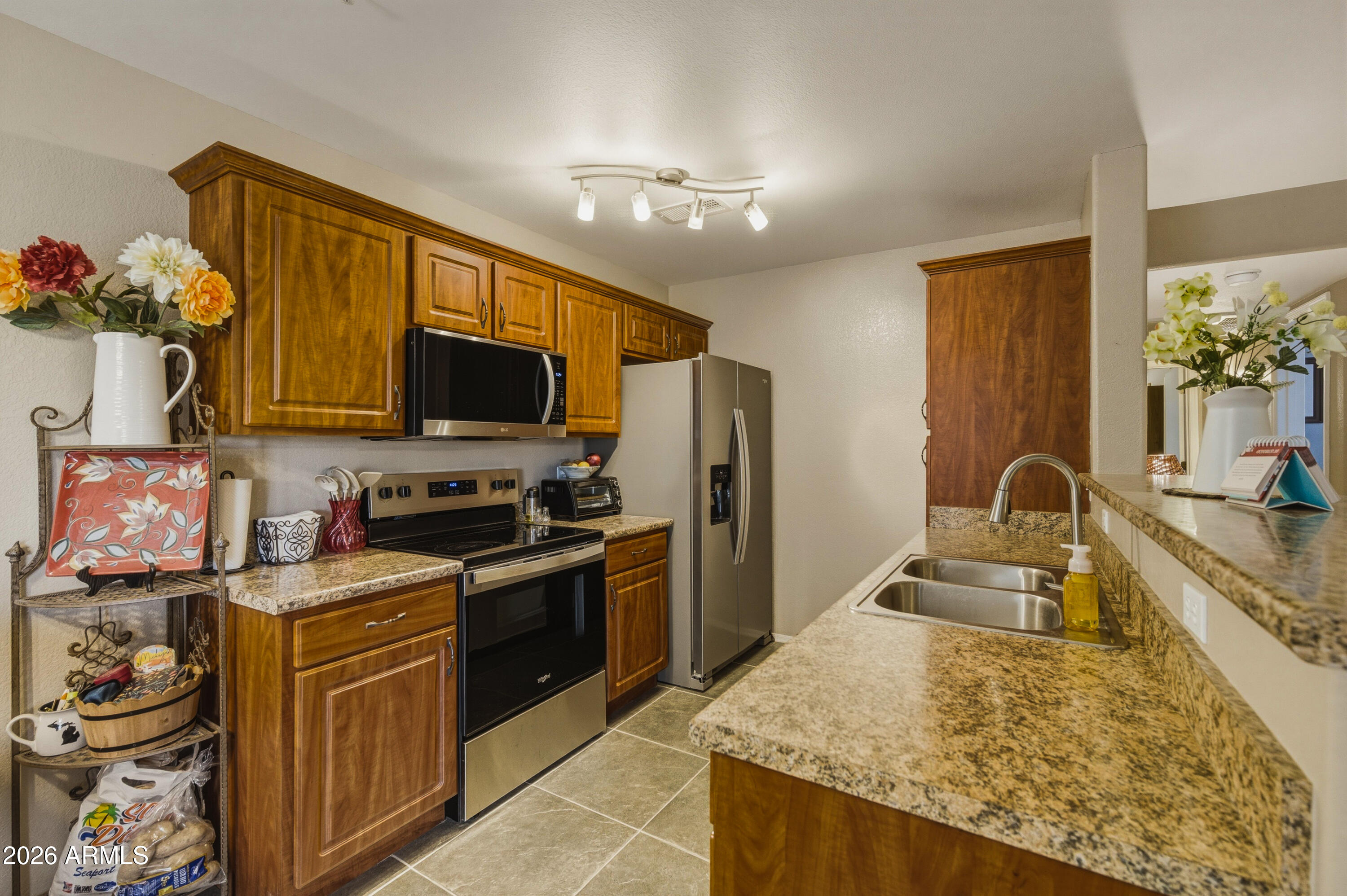 255 S KYRENE Road 133