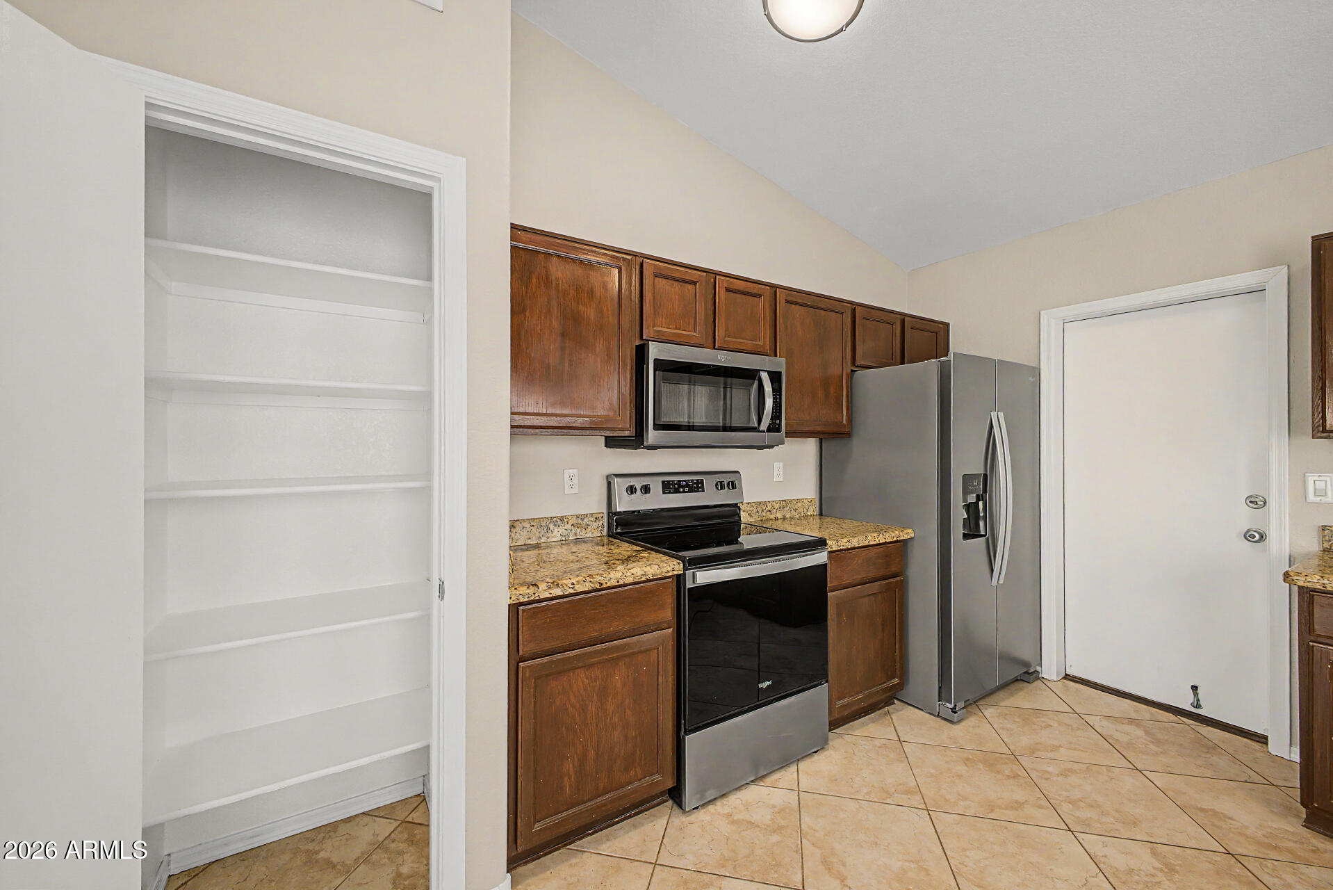 Properties 2 644 E SHEFFIELD Avenue