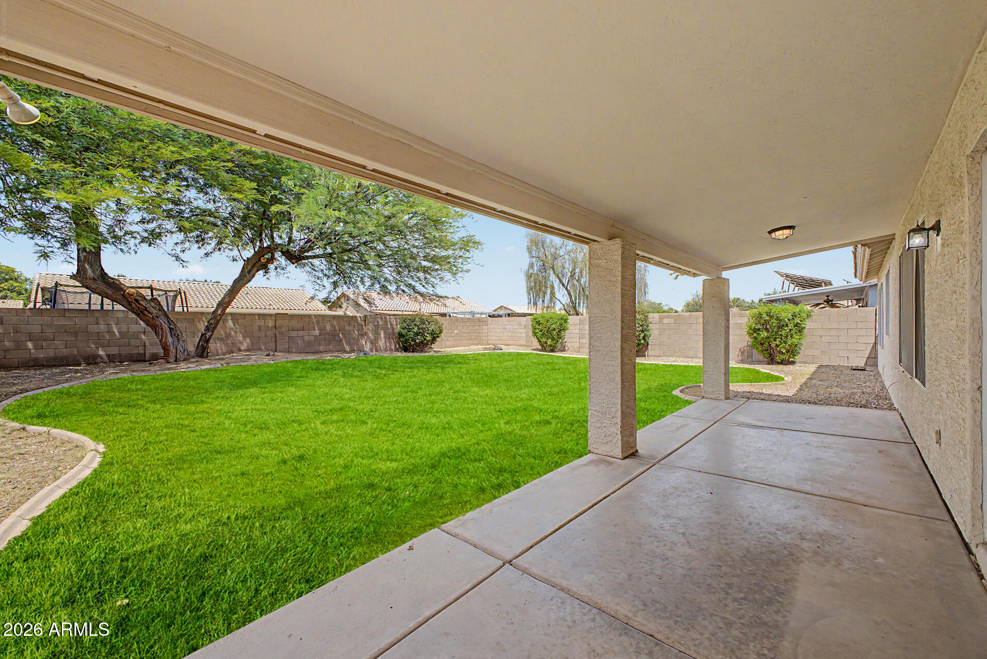 Properties 4 644 E SHEFFIELD Avenue