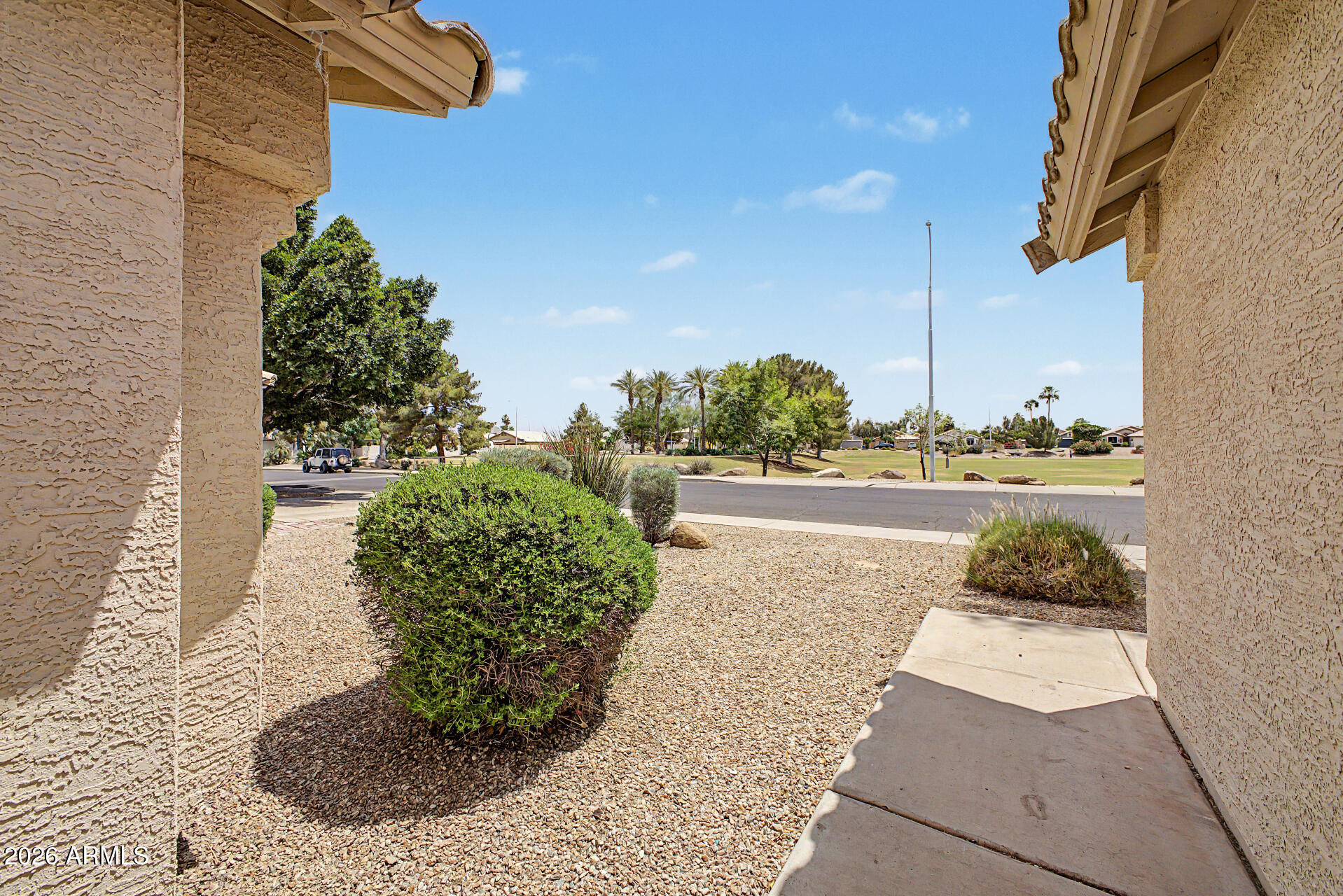 Properties 1 644 E SHEFFIELD Avenue