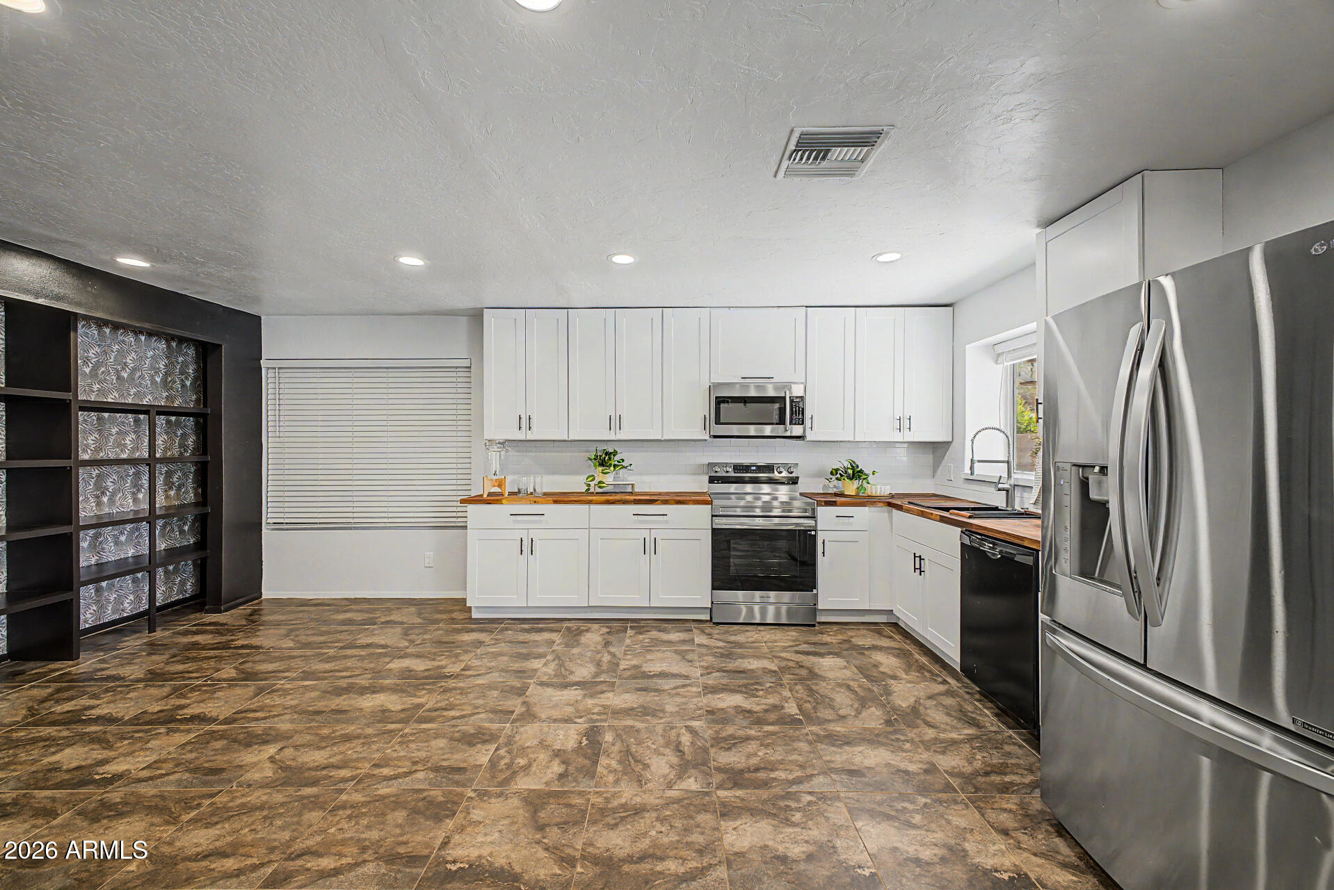 442 W Manor Street