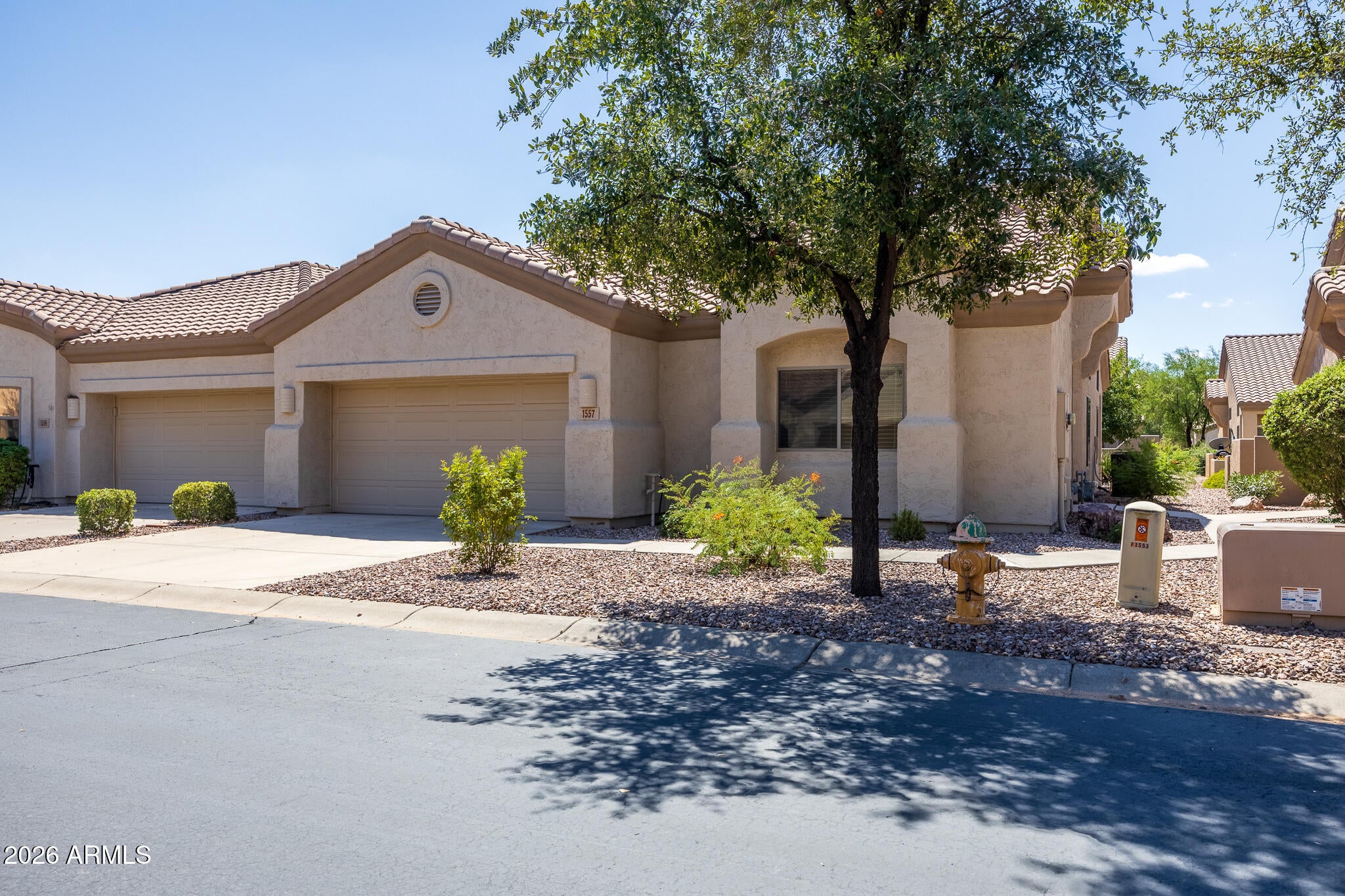 1557 E MANOR Drive