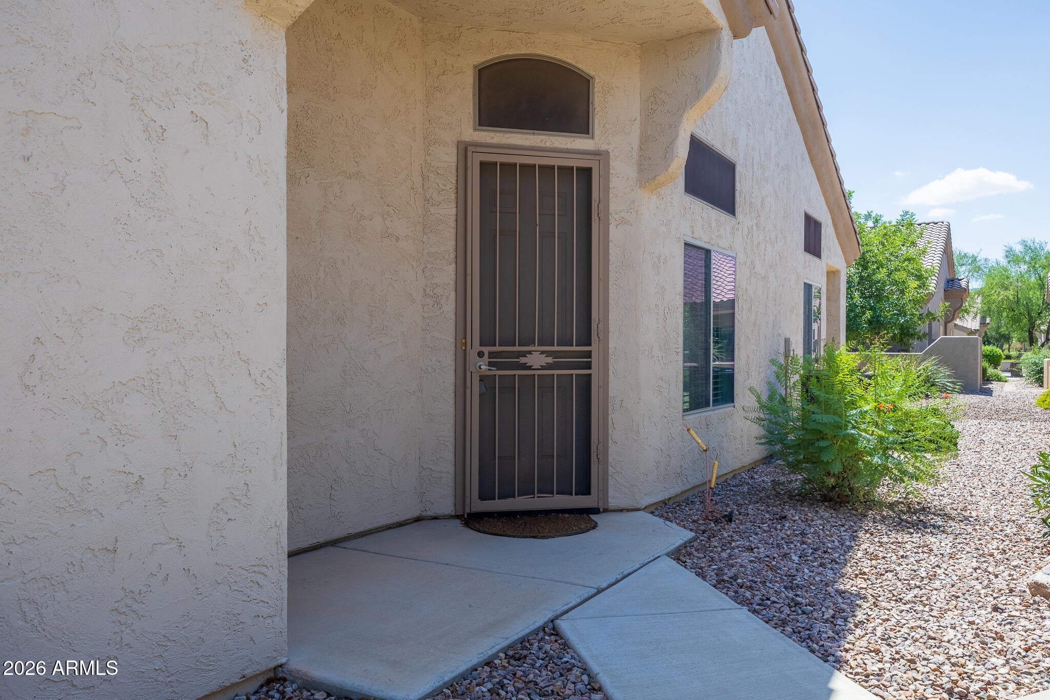 1557 E MANOR Drive