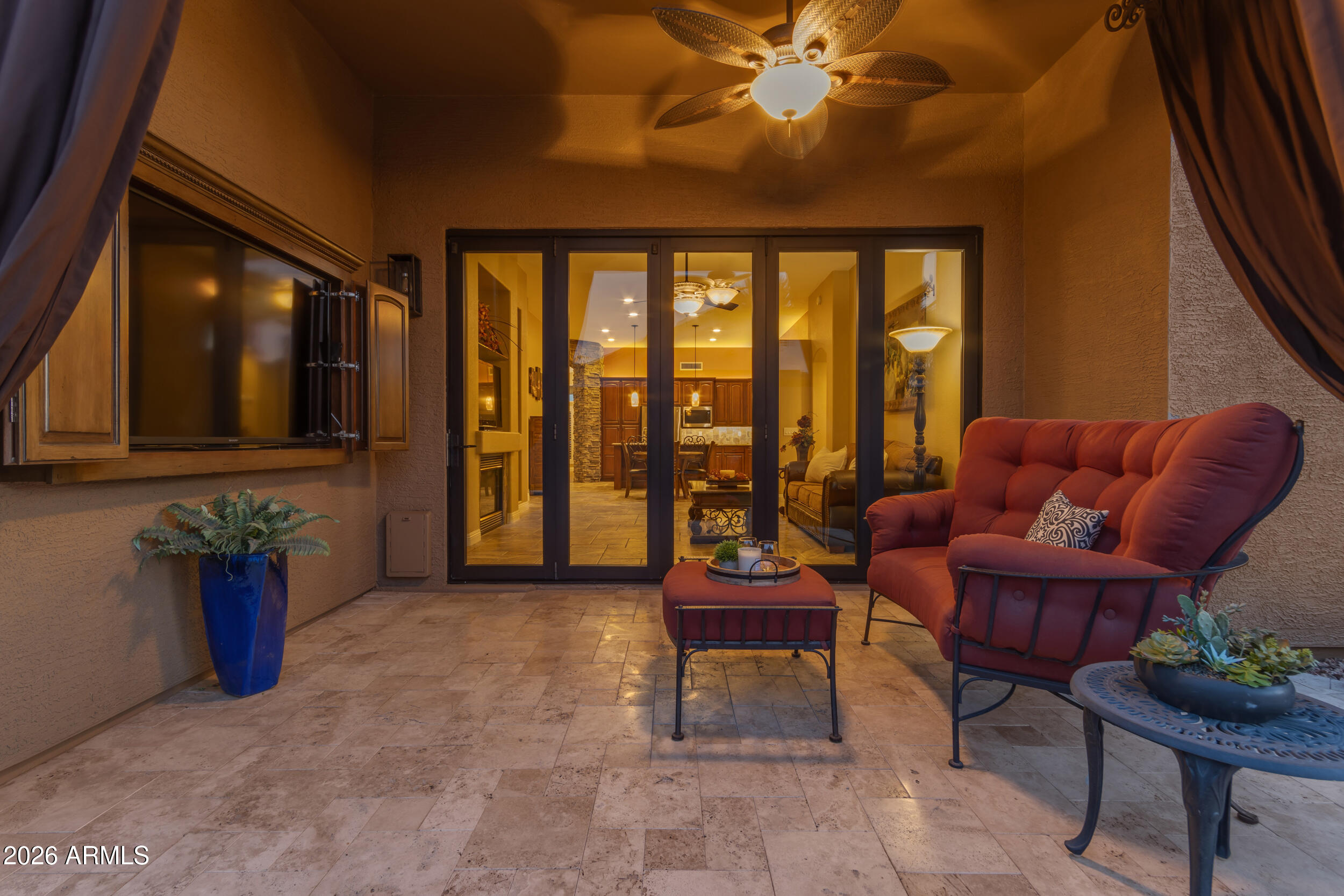 1452 E OAKLAND Street