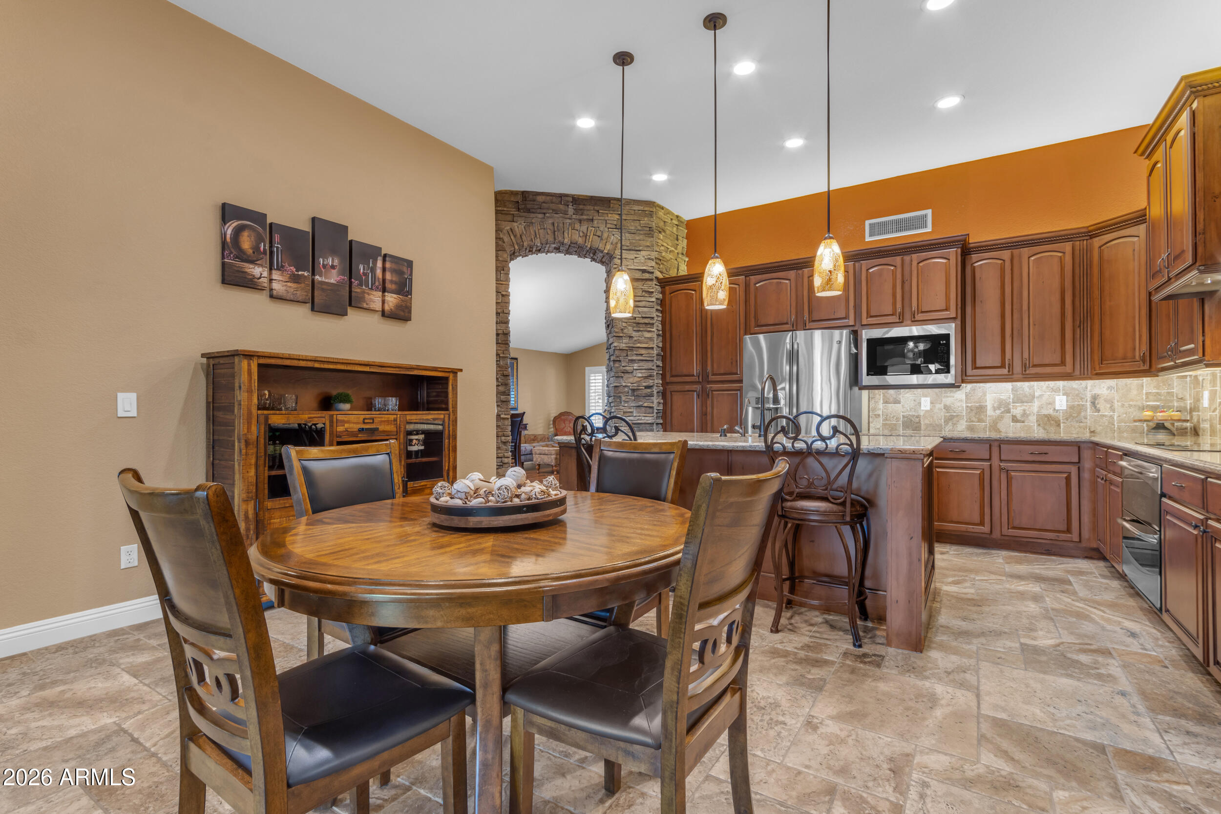 1452 E OAKLAND Street