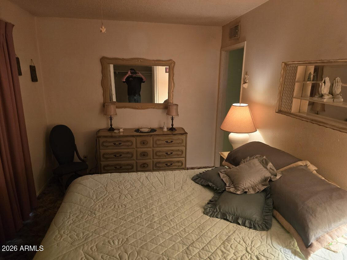 2534 W BERRIDGE Lane D207