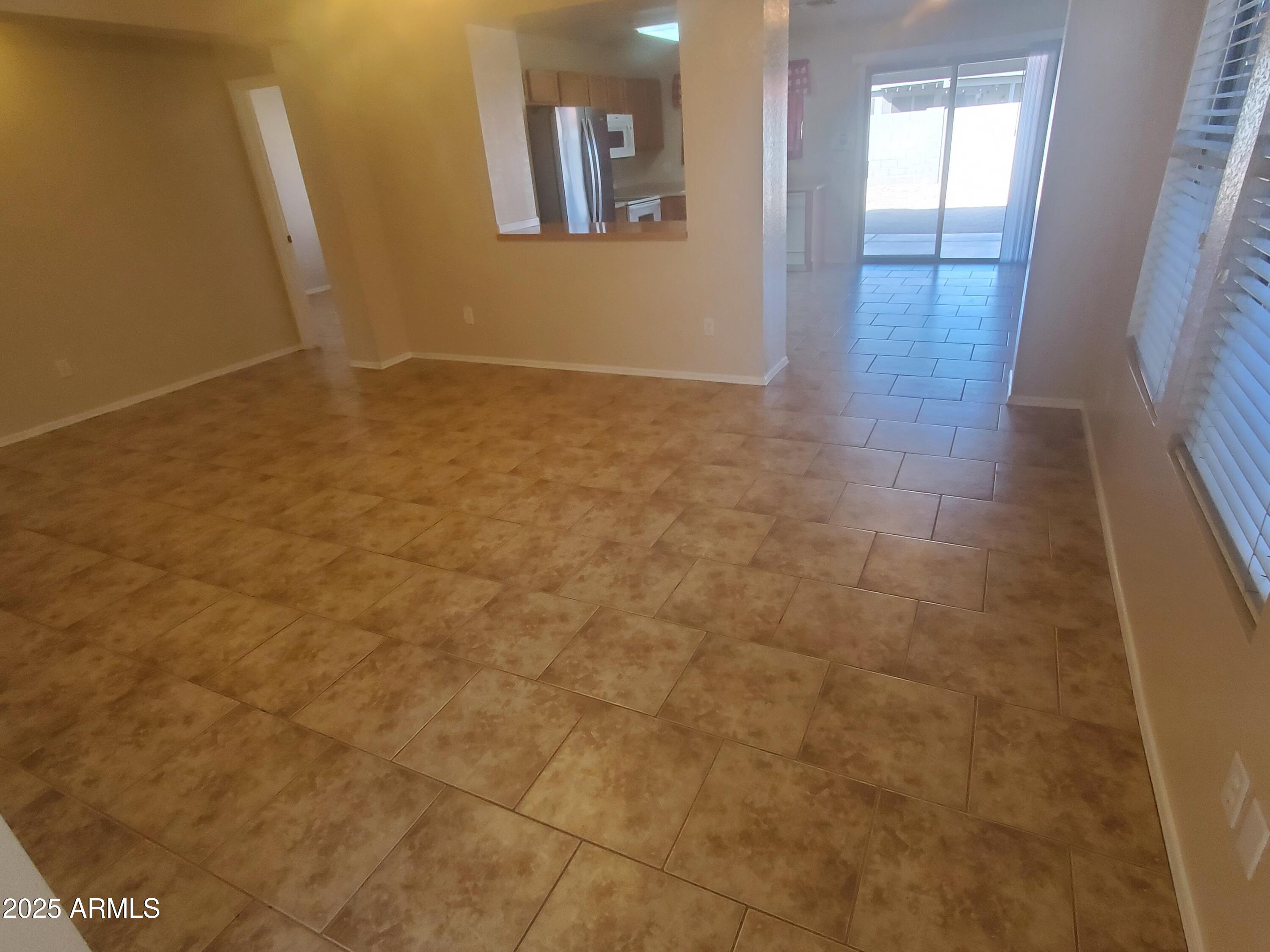 10530 W LOUISE Drive