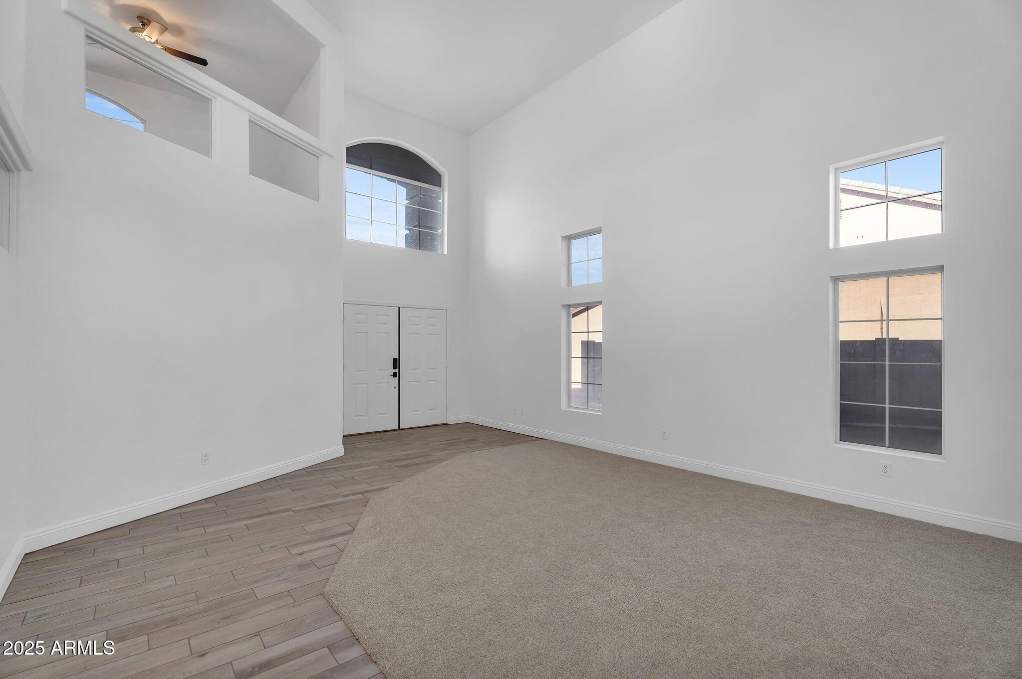 31603 N ROYAL OAK Way