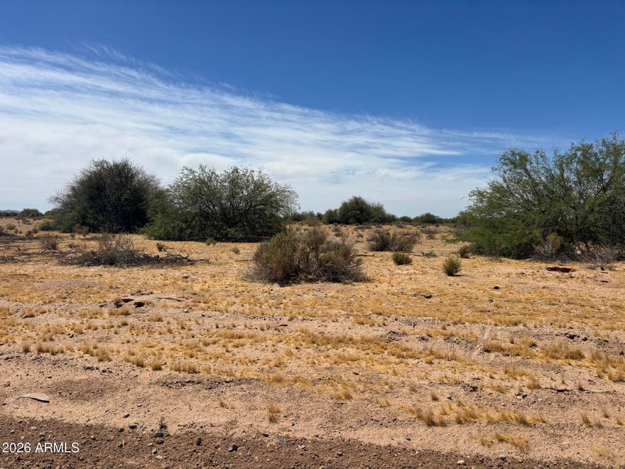 Build your Arizona Dream Home on .7 acre lot.  This lot has North/South Exposure.  Casa Grande is a growing community with many big companies already here and many moving in.  Close to I10.  Buyer to verify utilities, measurements, schools, etc