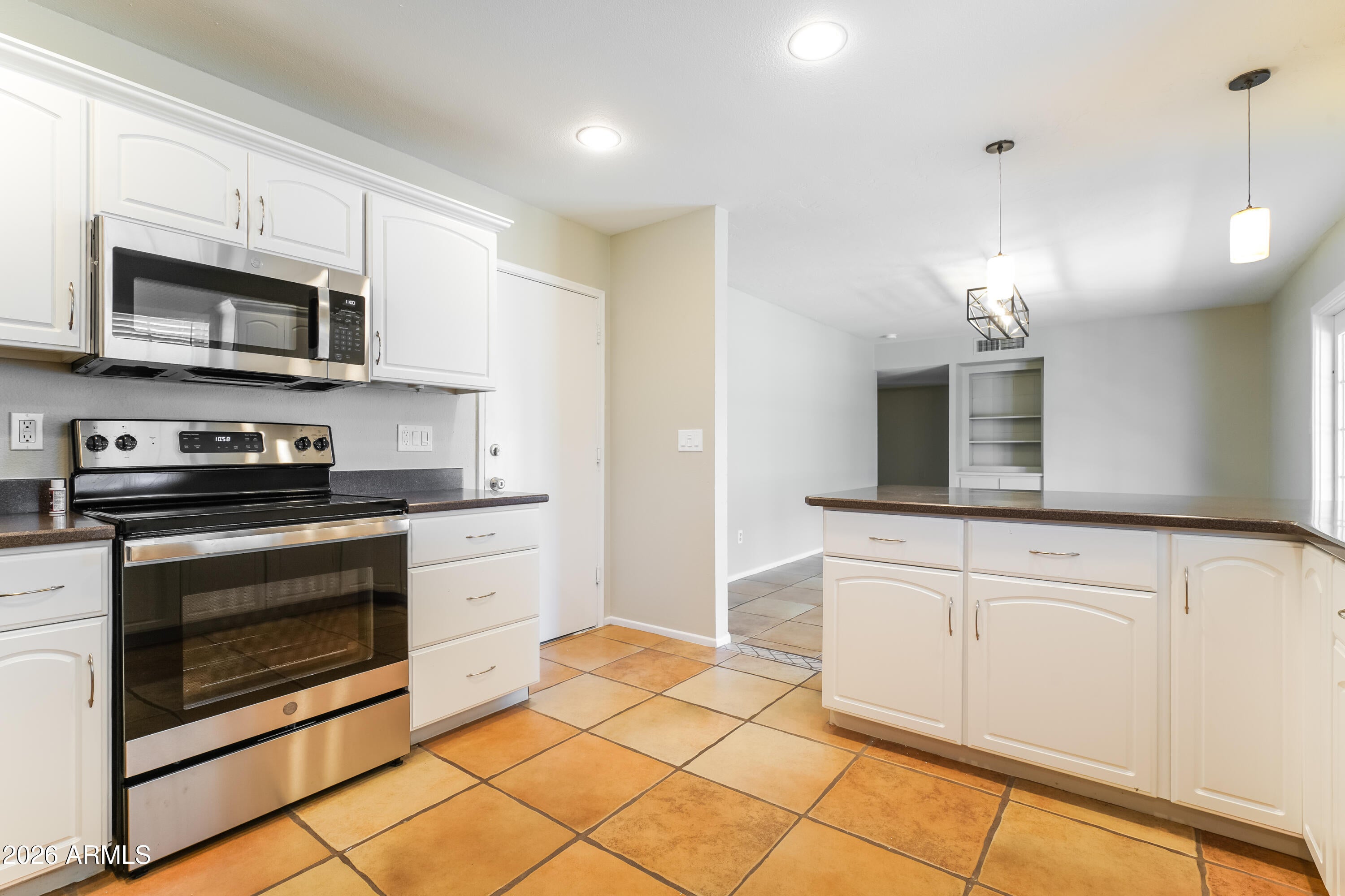 9641 N 41ST Drive