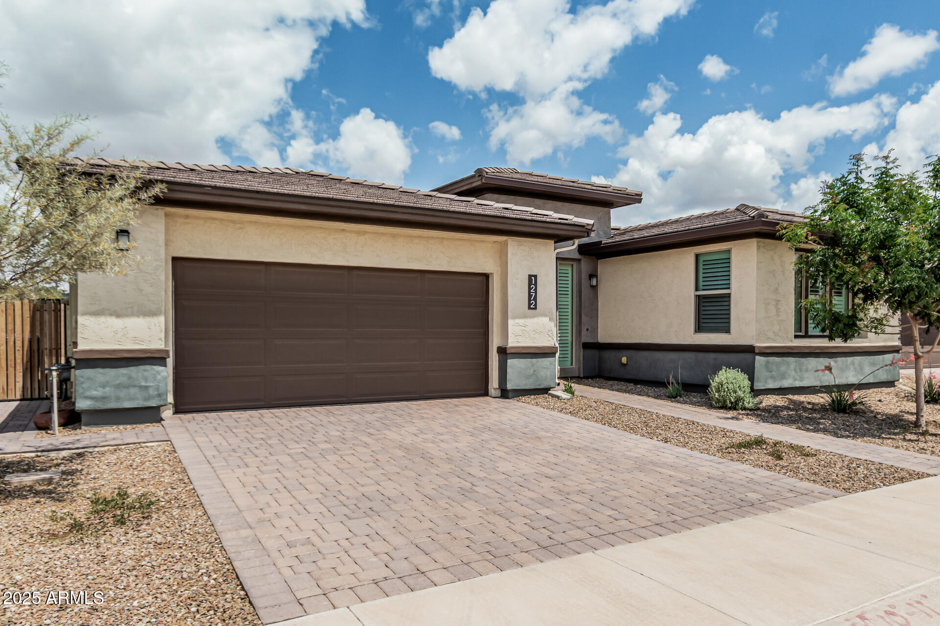1272 W CAMINA BUENA Vista