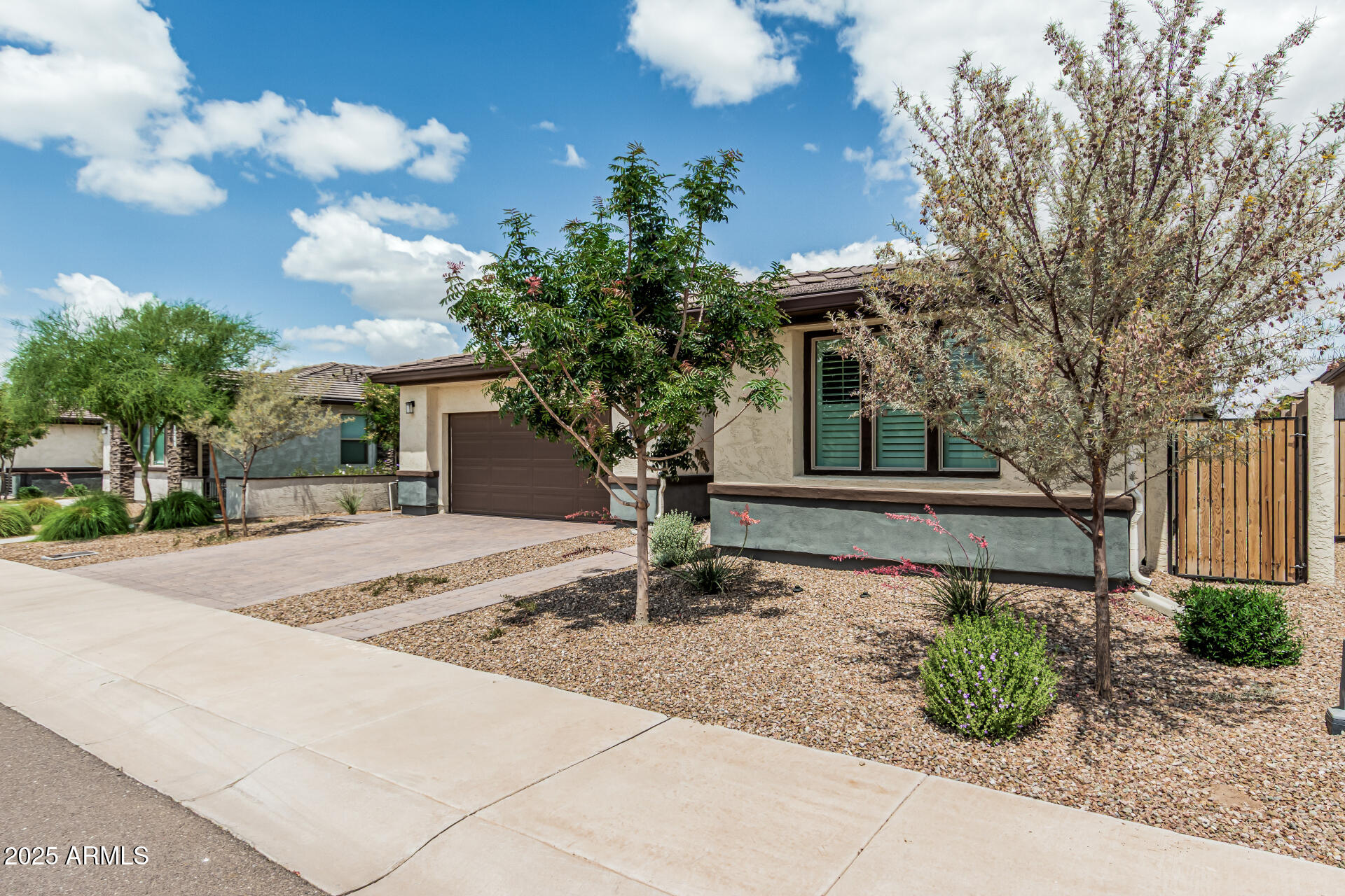 1272 W CAMINA BUENA Vista