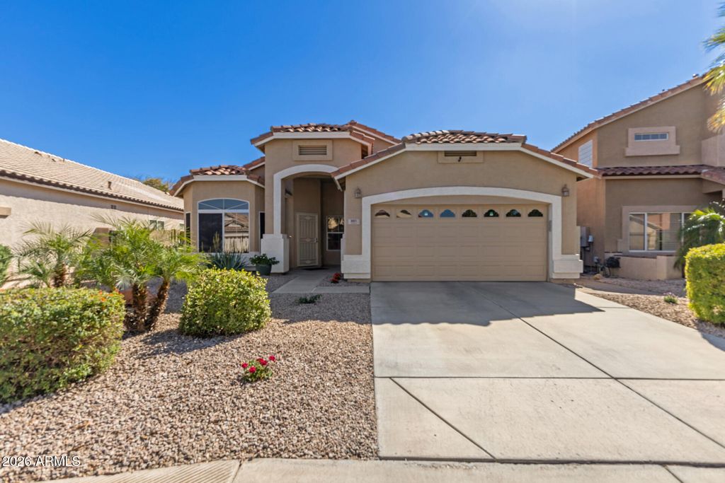 Photo of 891 W Tremaine Avenue, Gilbert, AZ 85233 (MLS # 6998399)