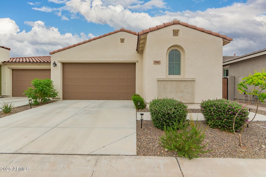 Photo of 5365 N 205th Drive, Buckeye, AZ 85396 (MLS # 6932199)