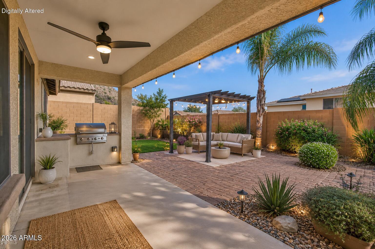 7135 W DESERT MIRAGE Drive
