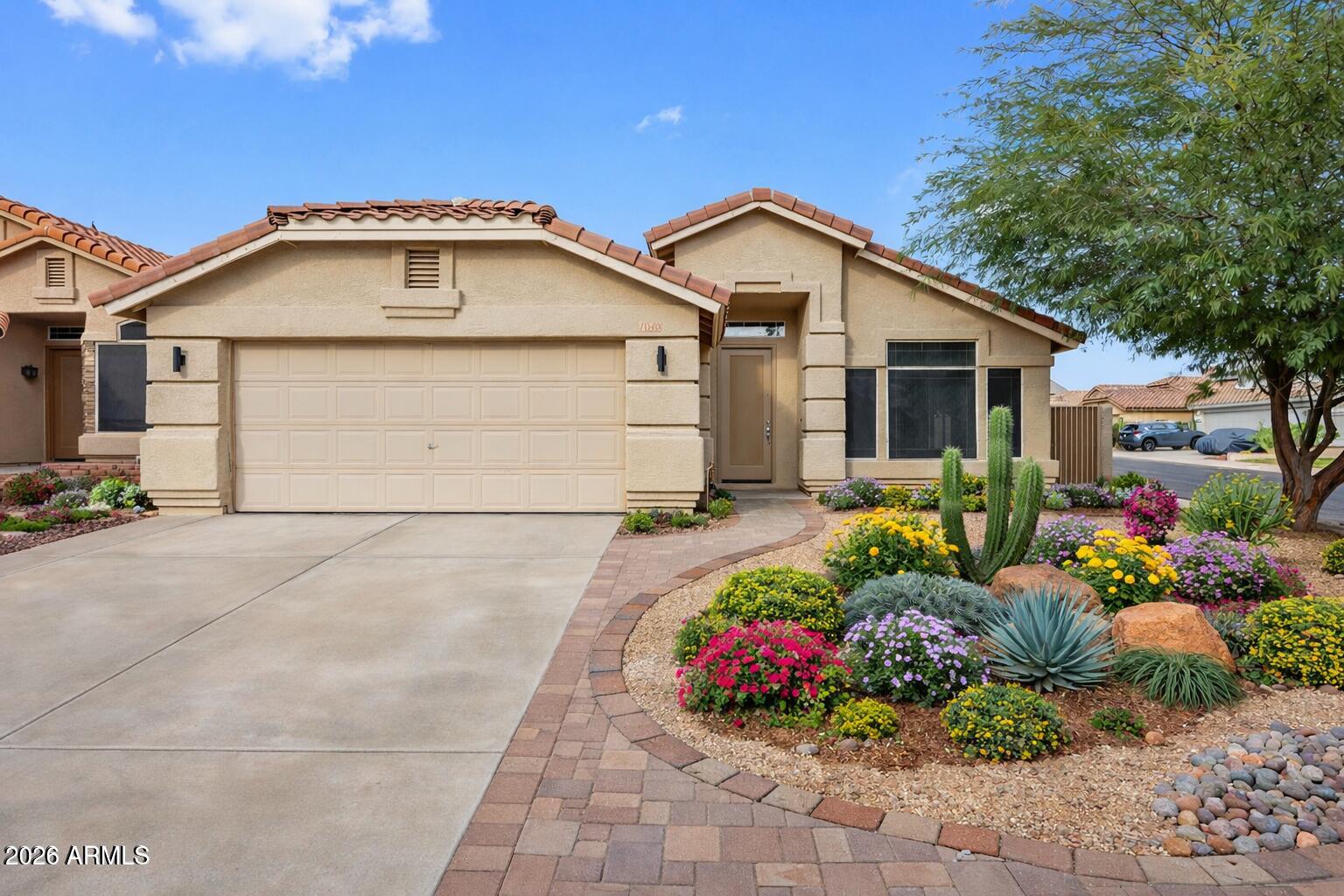 1040 E AMBERWOOD Drive