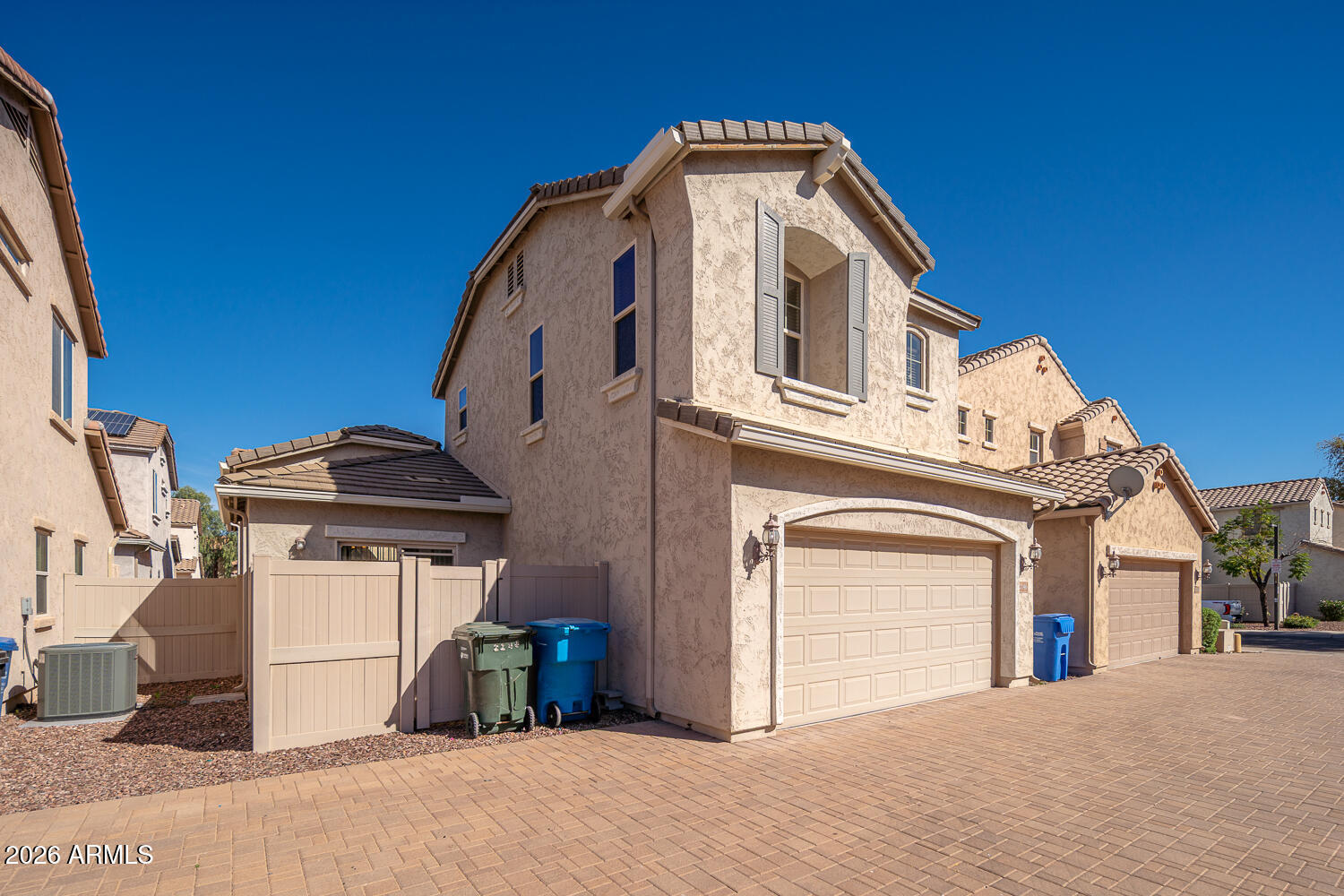 2146 W MONTE CRISTO Avenue