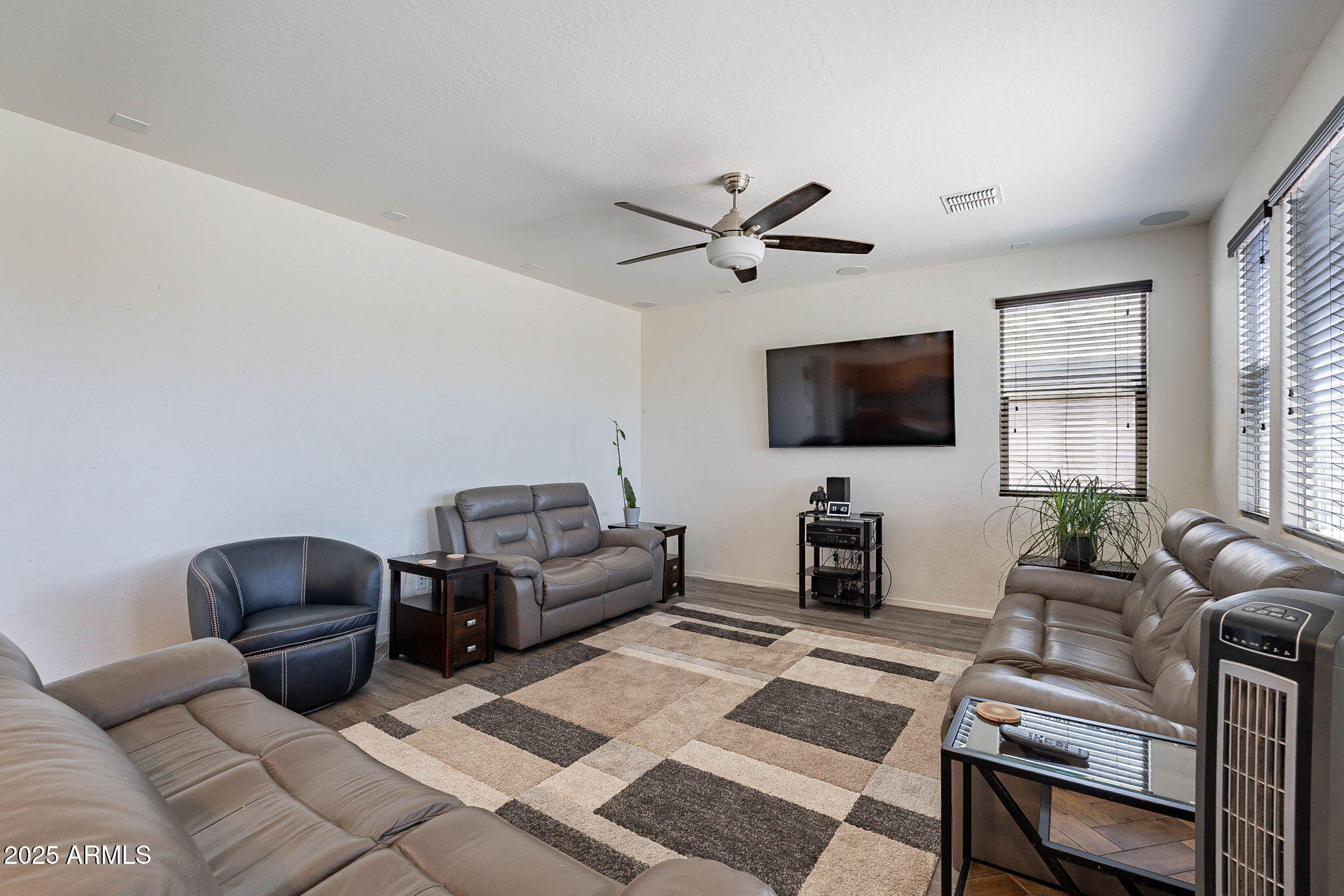 5239 W LEODRA Lane