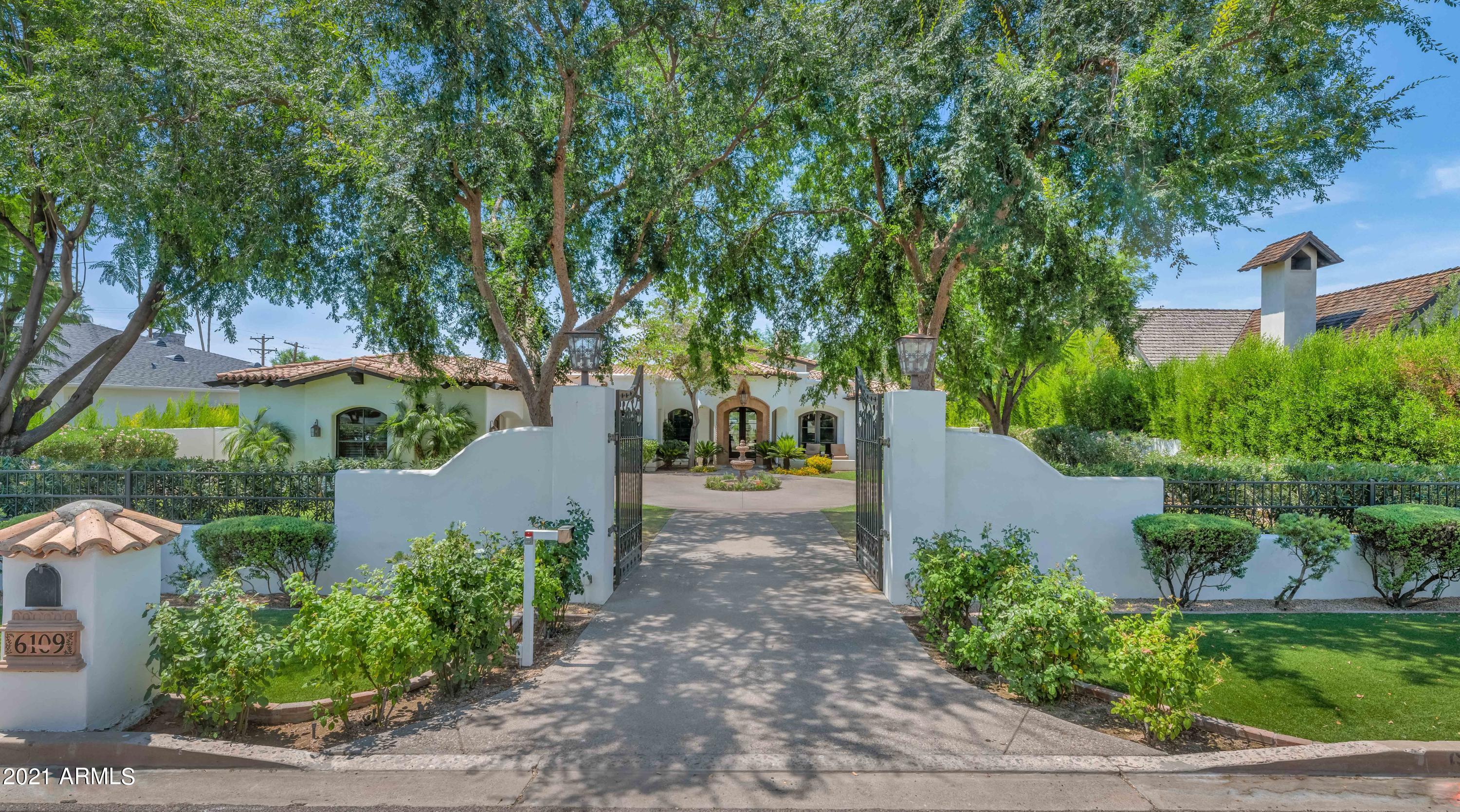 LA MAZA VILLA 1 - Residential