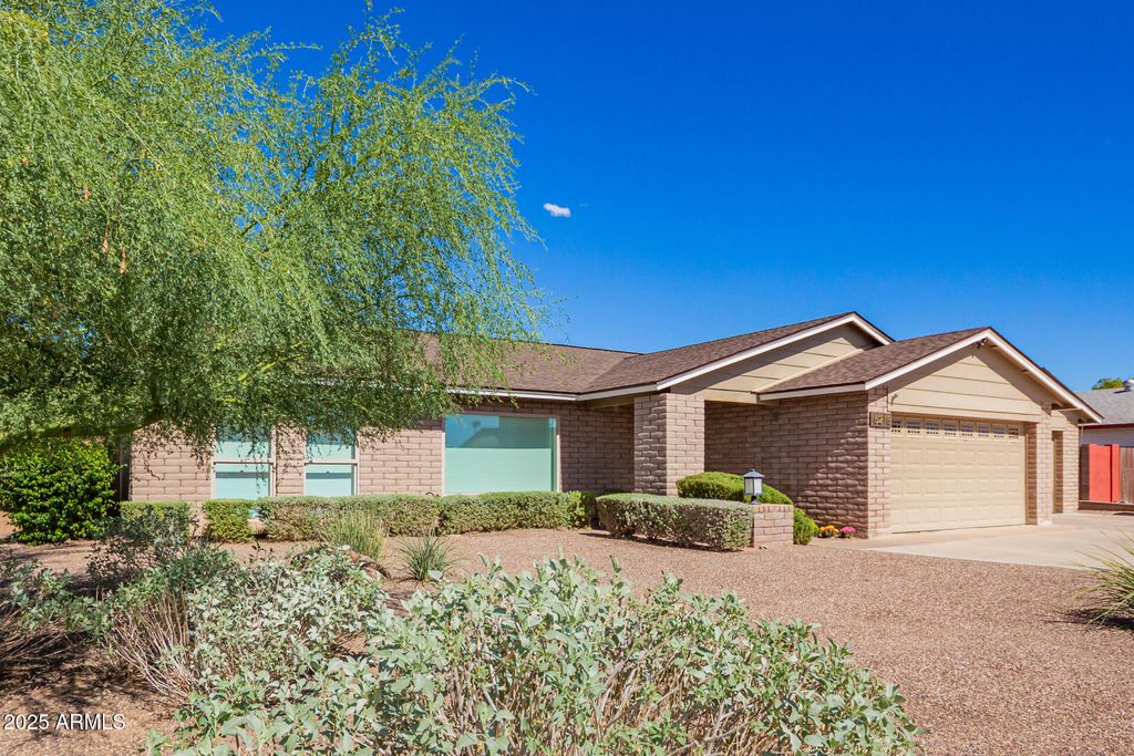 Photo of 6218 W Surrey Avenue, Glendale, AZ 85304 (MLS # 6932308)