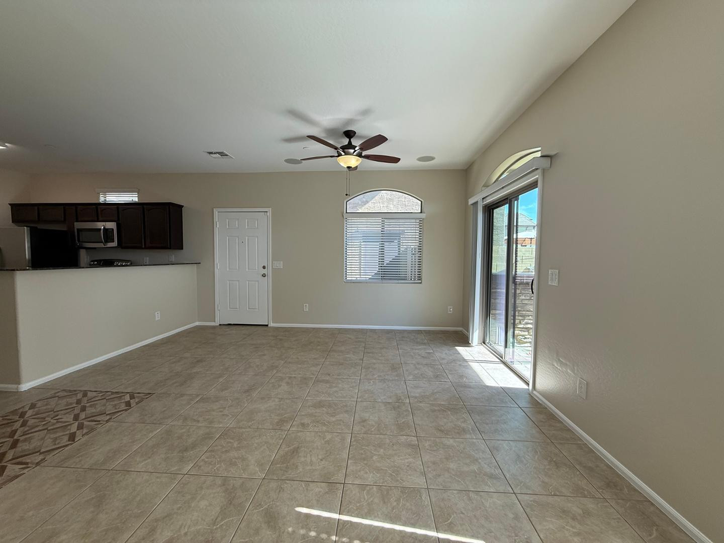 2725 E Mine Creek Road 1151