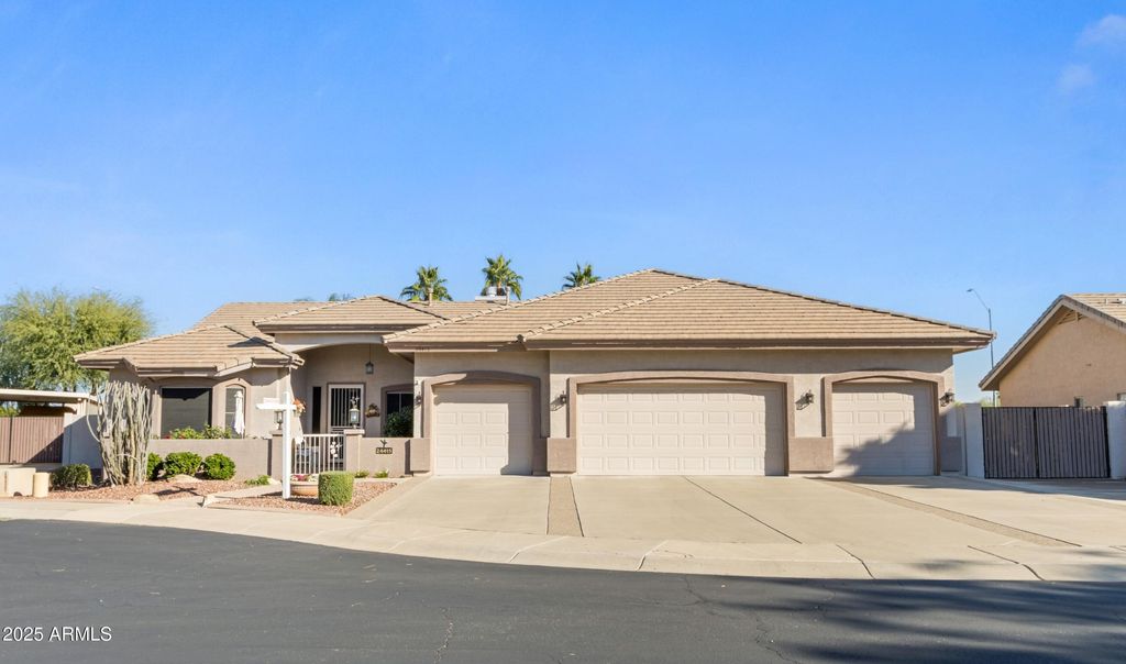Photo of 24415 N 43rd Drive, Glendale, AZ 85310 (MLS # 6949559)