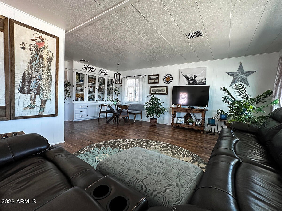 632 S 83RD Way