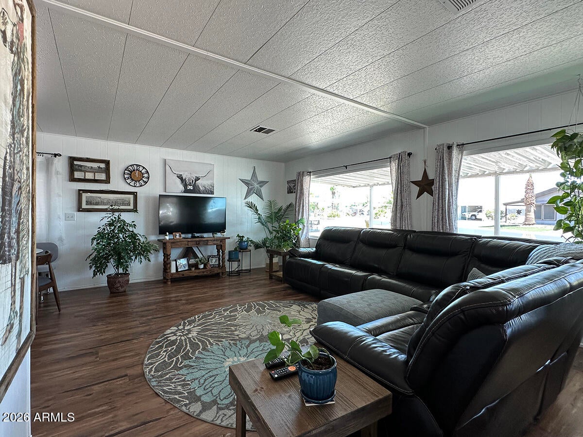 632 S 83RD Way