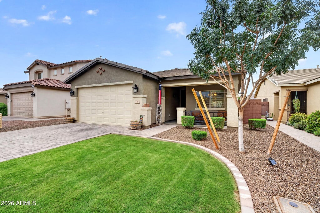Photo of 827 W Banyan Avenue, San Tan Valley, AZ 85140 (MLS # 7087943)